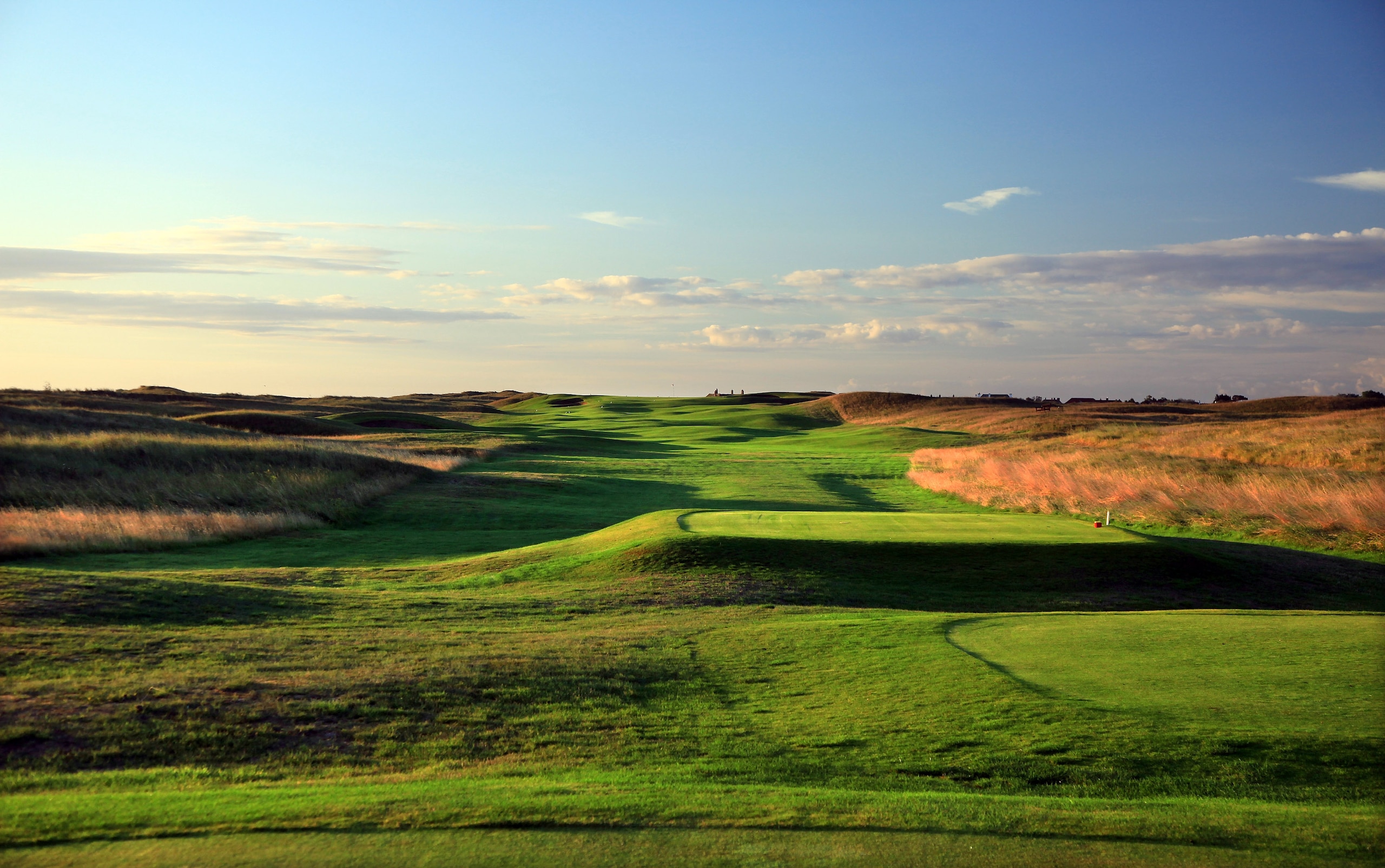 SANDWICH, KENT - AUGUST 24:  The par 4, 10th hole at Royal St Georges Golf Club venue for the 2011 Open Championship on August 24, 2010 in Sandwich, Kent, England.  (Photo by David Cannon/Getty Images)
