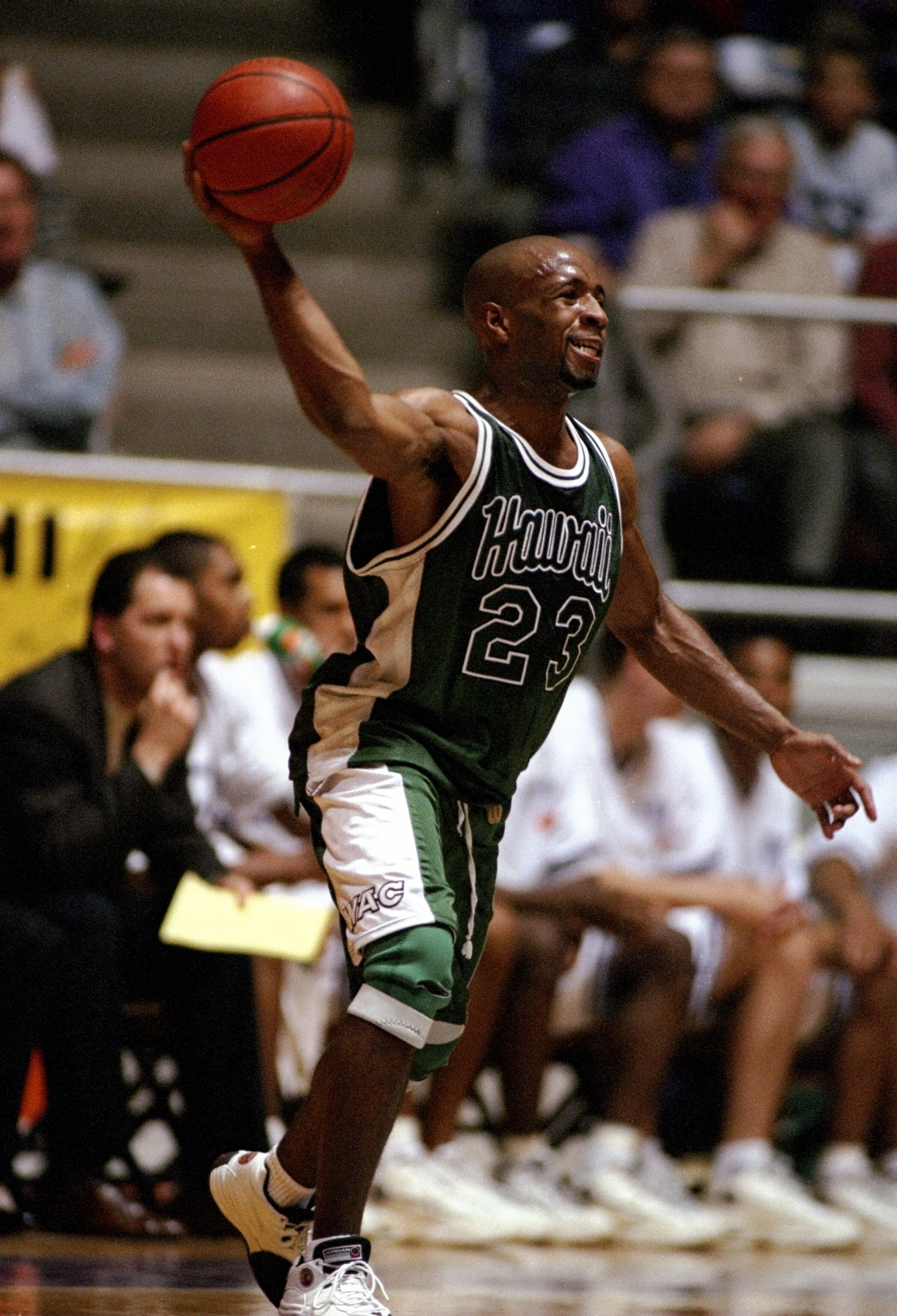 12 Feb 1998:  Guard Anthony Carter of the Hawaii Rainbows moves the ball during a game against the Texas Christian Horned Frogs at the Daniel-Meyer Coliseum in Fort Worth, Texas.  TCU won the game, 126-84. Mandatory Credit: Robert Laberge  /Allsport