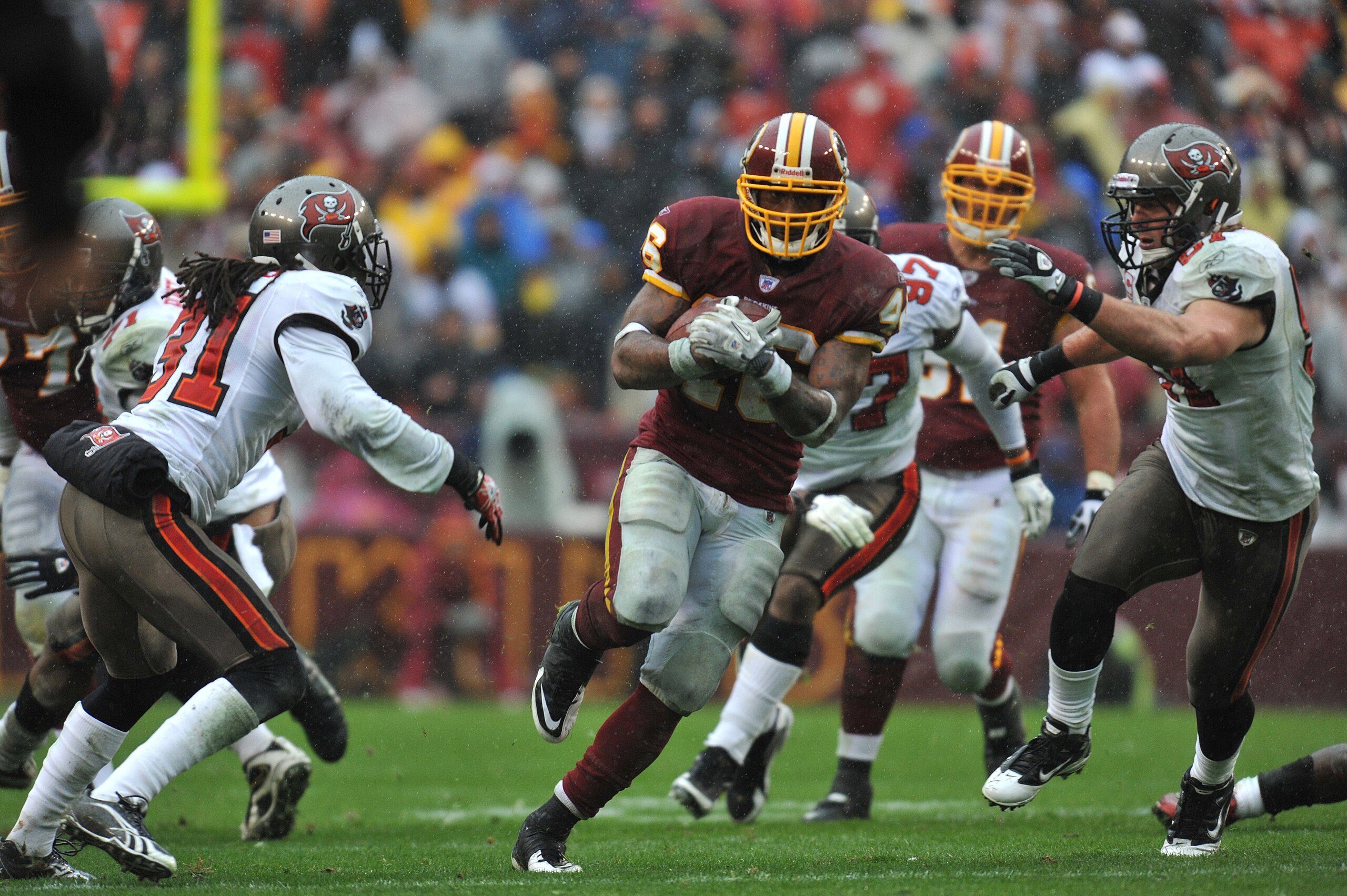 LANDOVER, MD - DECEMBER 12:  Ryan Torain #46 of the Washington Redskins runs the ball against the Tampa Bay Buccaneers  at FedExField on December 12, 2010 in Landover, Maryland. The Buccaneers defeated the Redskins 17-16. (Photo by Larry French/Getty Imag