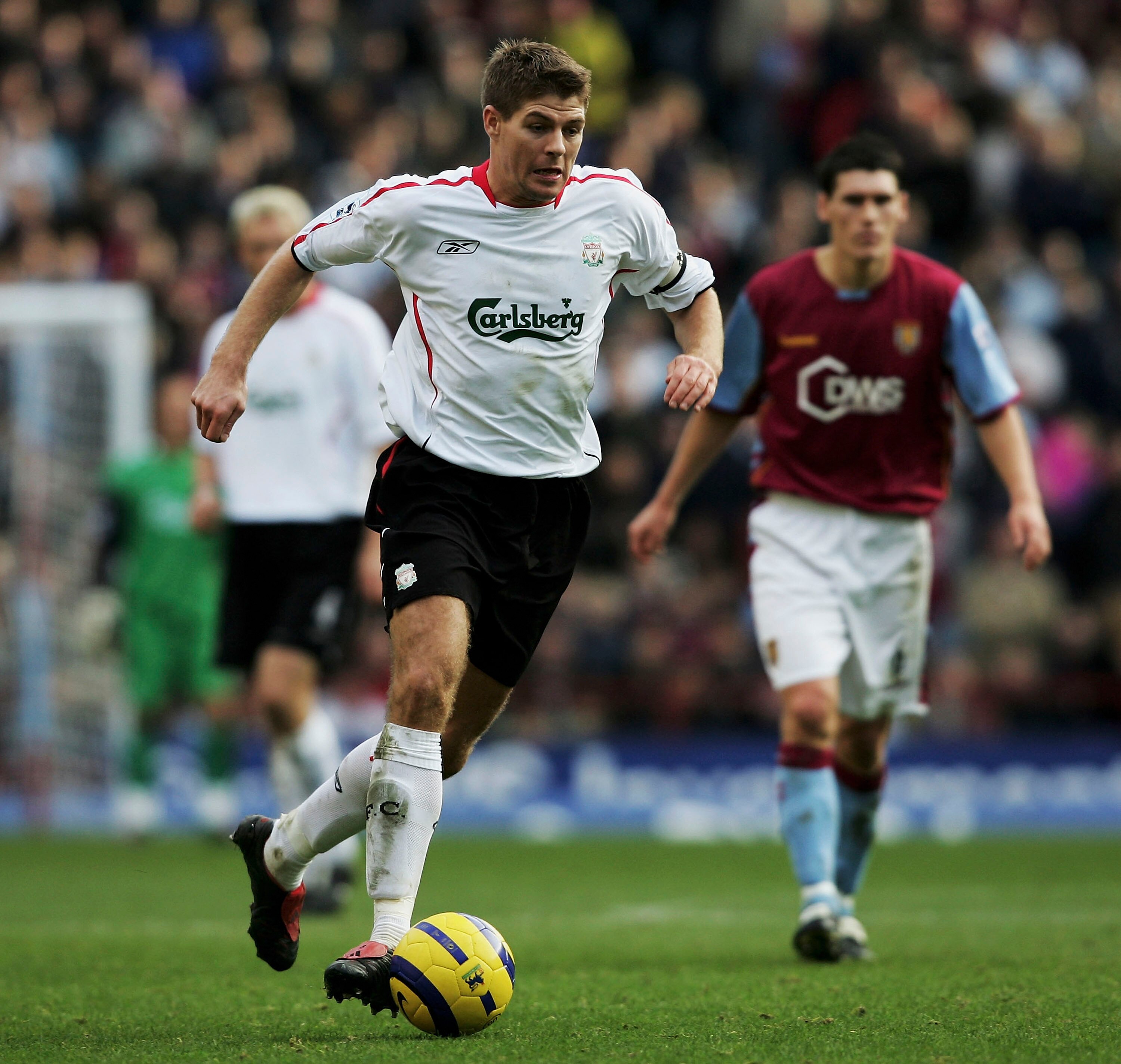 BIRMINGHAM, UNITED KINGDOM - NOVEMBER 05:  Steven Gerrard of Liverpool in action during the Barclays Premiership match between Aston Villa and Liverpool at Villa Park on November 5, 2005 in Birmingham, England.  (Photo by Shaun Botterill/Getty Images)