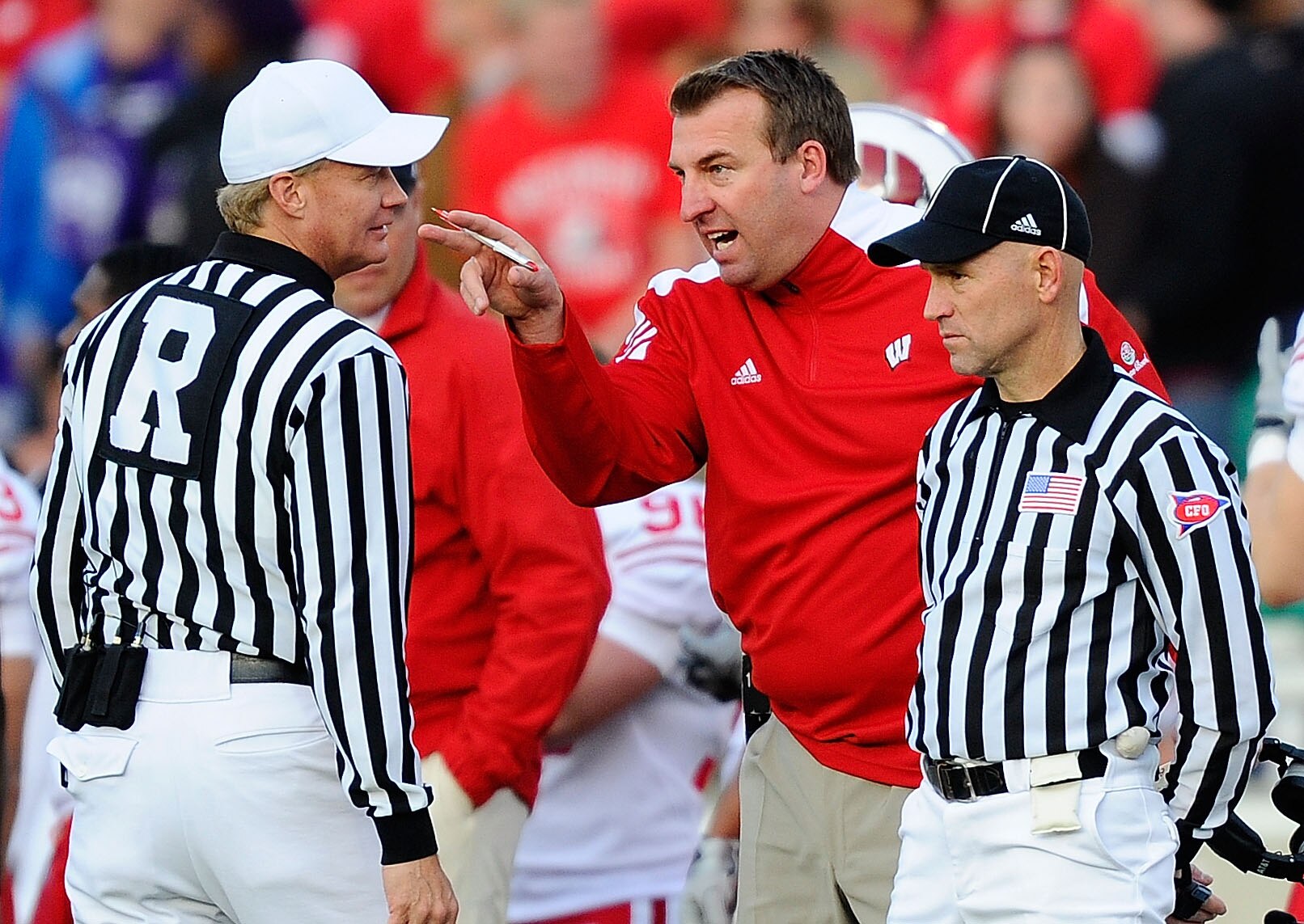 PASADENA, CA - JANUARY 01:  Head coach Bret Bielema of the Wisconsin Badgers yells at a referee on the field during the game against the TCU Horned Frogs in the 97th Rose Bowl game on January 1, 2011 in Pasadena, California.  (Photo by Kevork Djansezian/G