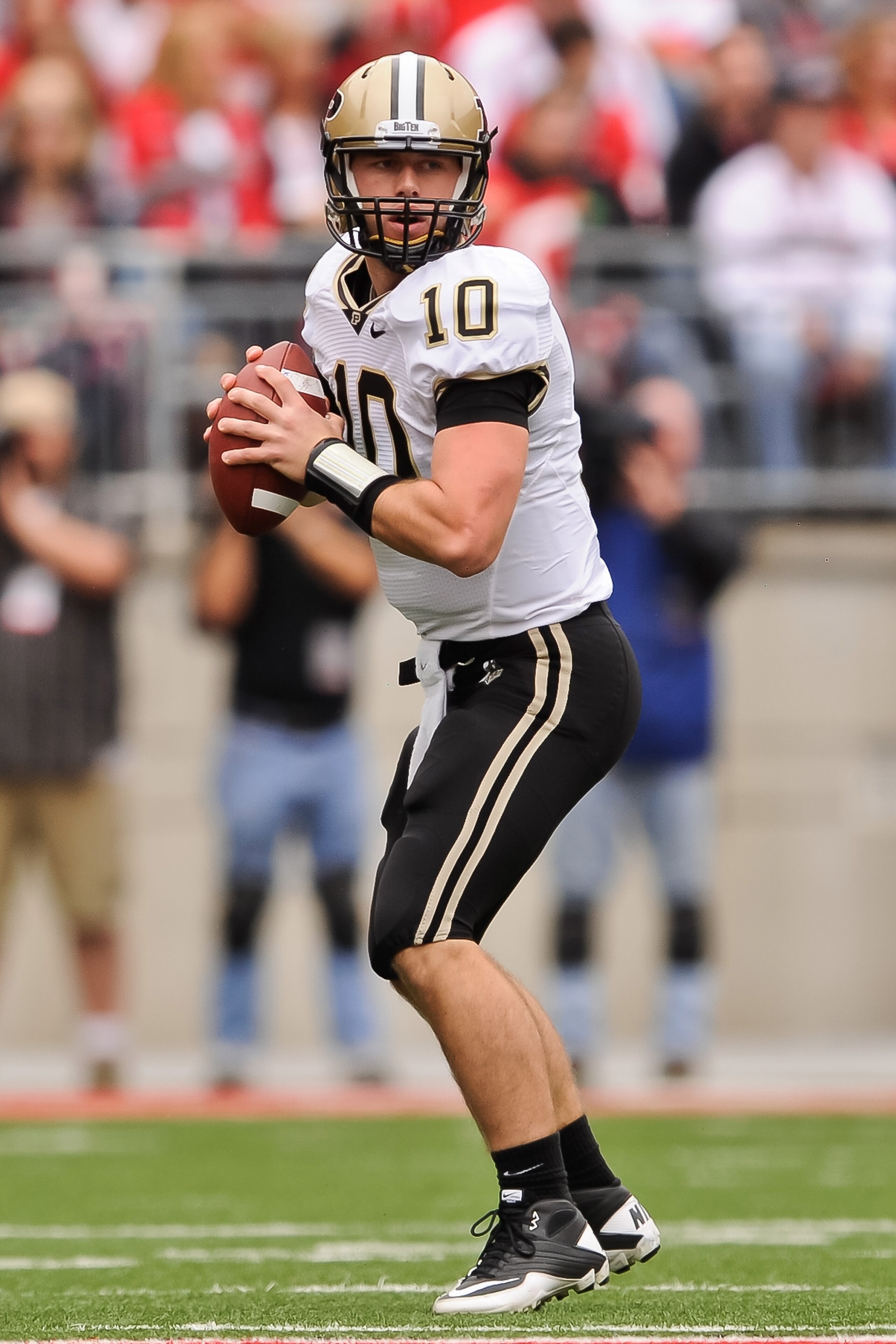 COLUMBUS, OH - OCTOBER 23:  Quarterback Sean Robinson #10 of the Purdue Boilermakers drops back to pass against the Ohio State Buckeyes at Ohio Stadium on October 23, 2010 in Columbus, Ohio.  (Photo by Jamie Sabau/Getty Images)