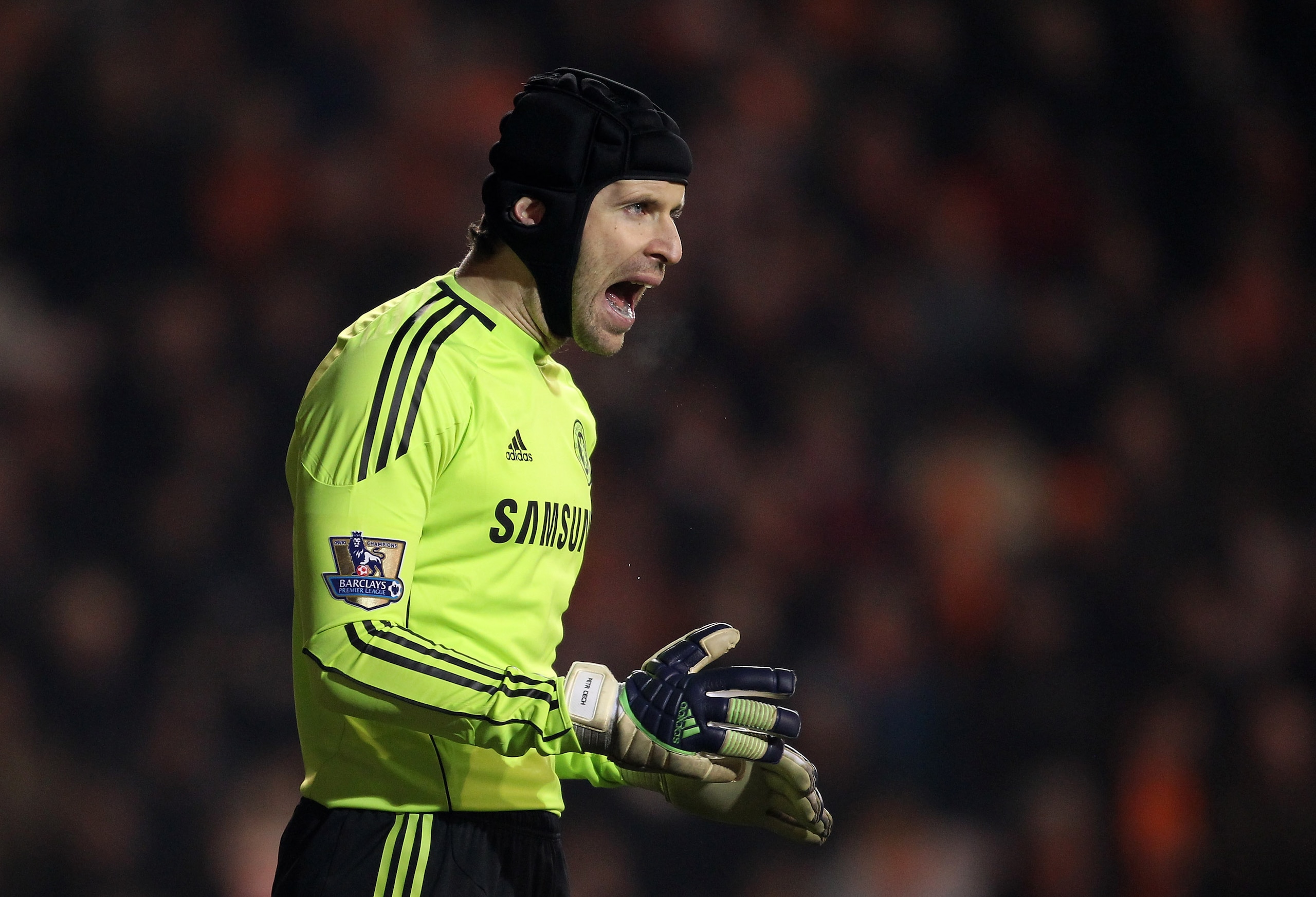 BLACKPOOL, ENGLAND - MARCH 07:  Petr Cech of Chelsea shouts during the Barclays Premier League match between Blackpool and Chelsea at Bloomfield Road on March 7, 2011 in Blackpool, England.  (Photo by Alex Livesey/Getty Images)