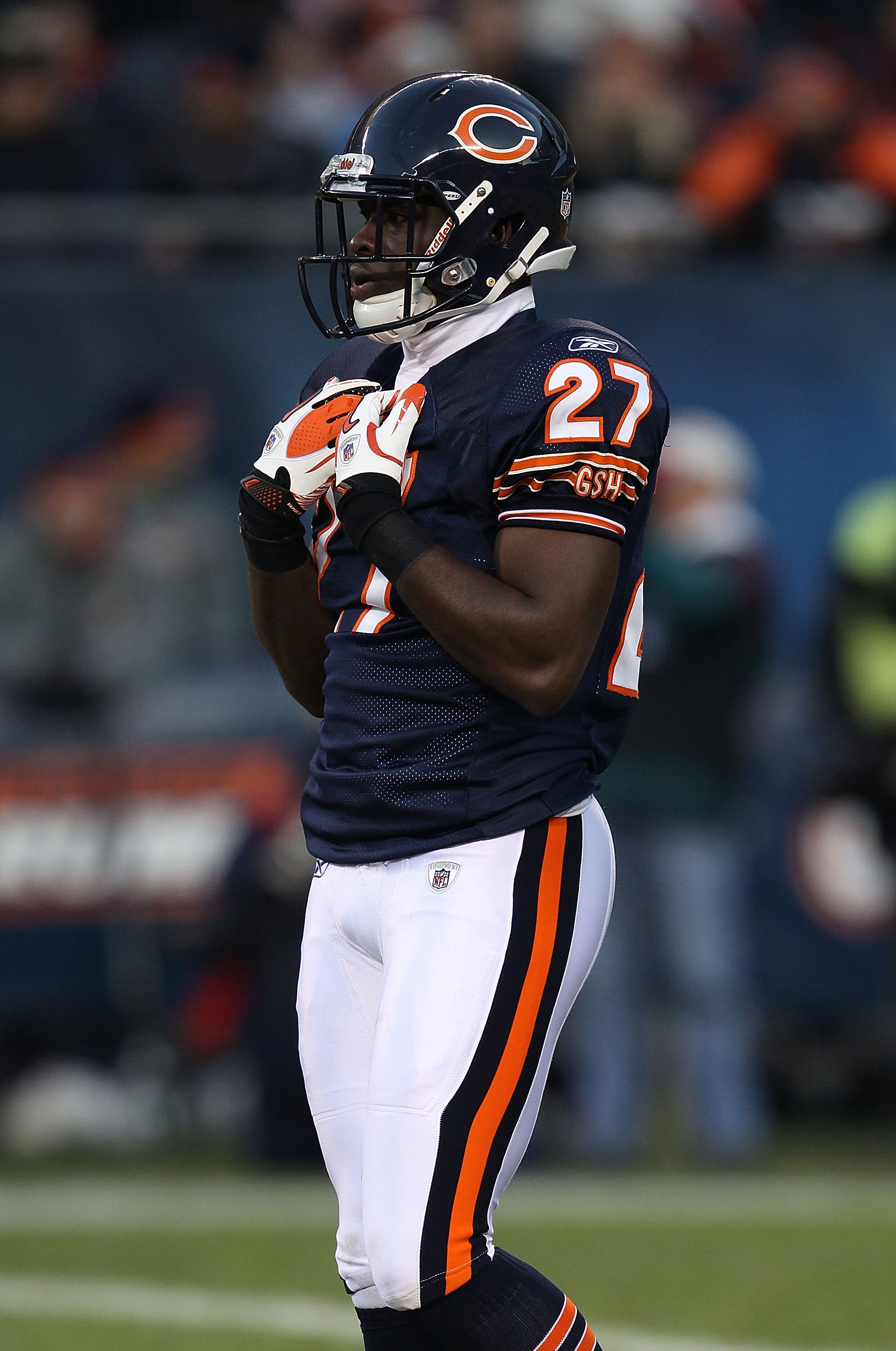 CHICAGO - NOVEMBER 28: Major Wright #27 of the Chicago Bears awaits the start of play against the Philadelphia Eagles at Soldier Field on November 28, 2010 in Chicago, Illinois. The Bears defeated the Eagles 31-26. (Photo by Jonathan Daniel/Getty Images)