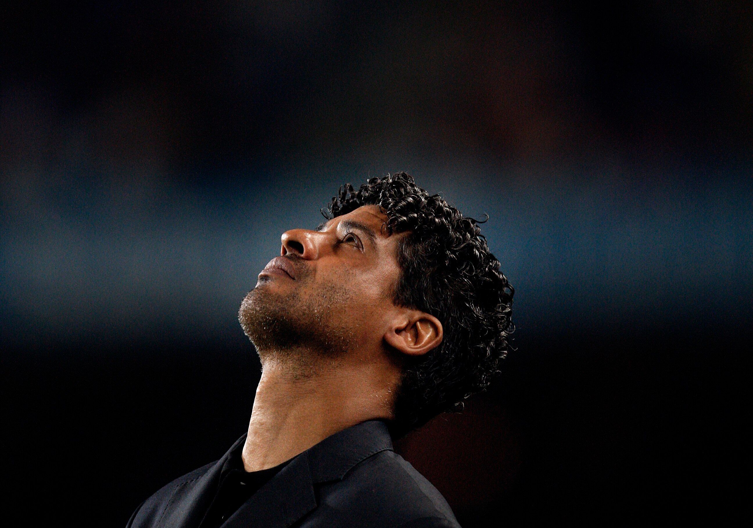 BARCELONA, SPAIN - MAY 11:  Coach Frank Rijkaard of Barcelona reacts in dispair as Mallorca score the winning goal during his last La Liga home match between Barcelona and Mallorca at the Camp Nou Stadium on May 11, 2008 in Barcelona, Spain. Rijkaard, who