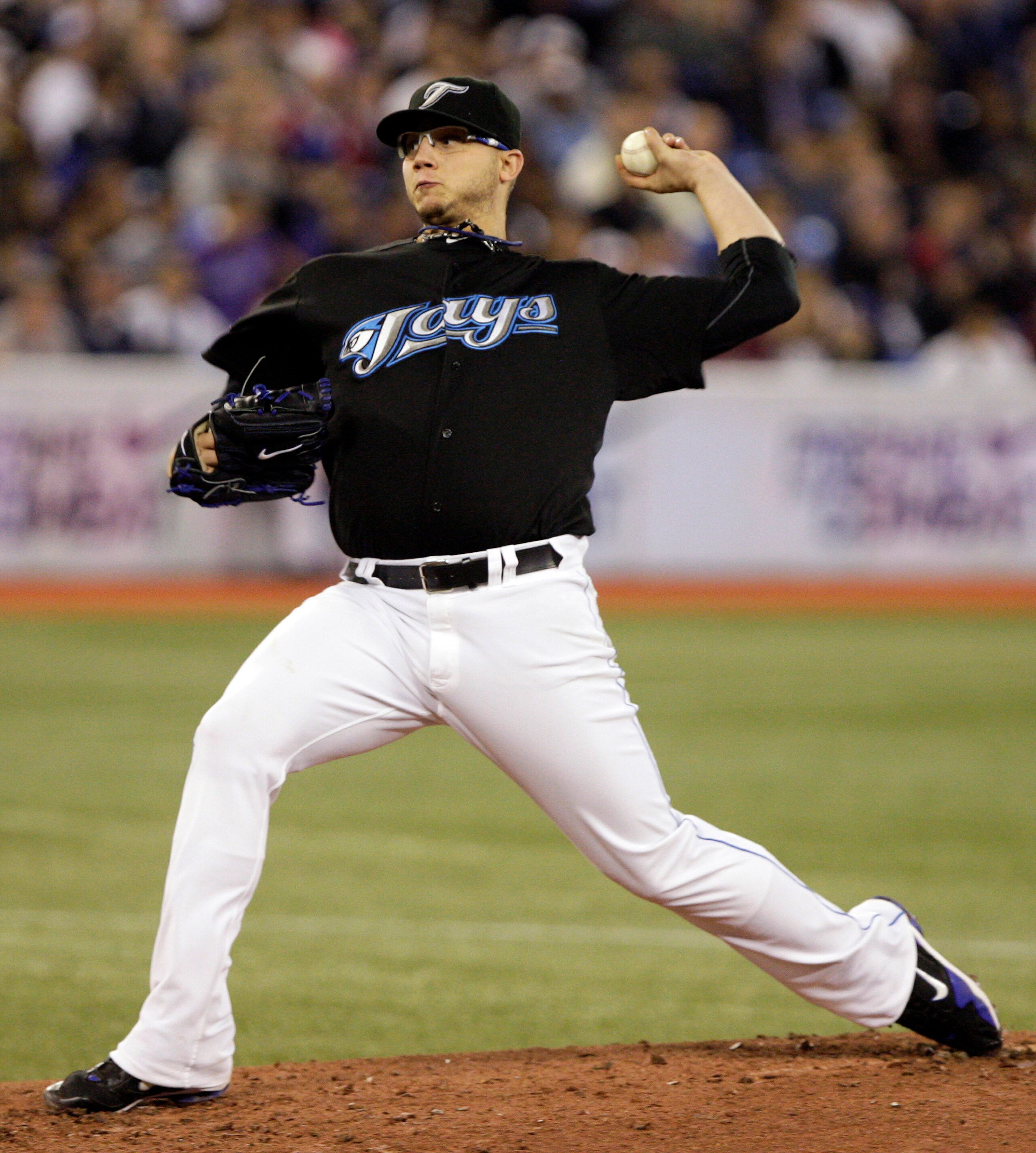 TORONTO, ON - SEPTEMBER 29: Brett Cecil #17 of the Toronto Blue Jays throws against the New York Yankees during a MLB game at the Rogers Centre September 29, 2010 in Toronto, Ontario, Canada. (Photo by Abelimages/Getty Images)