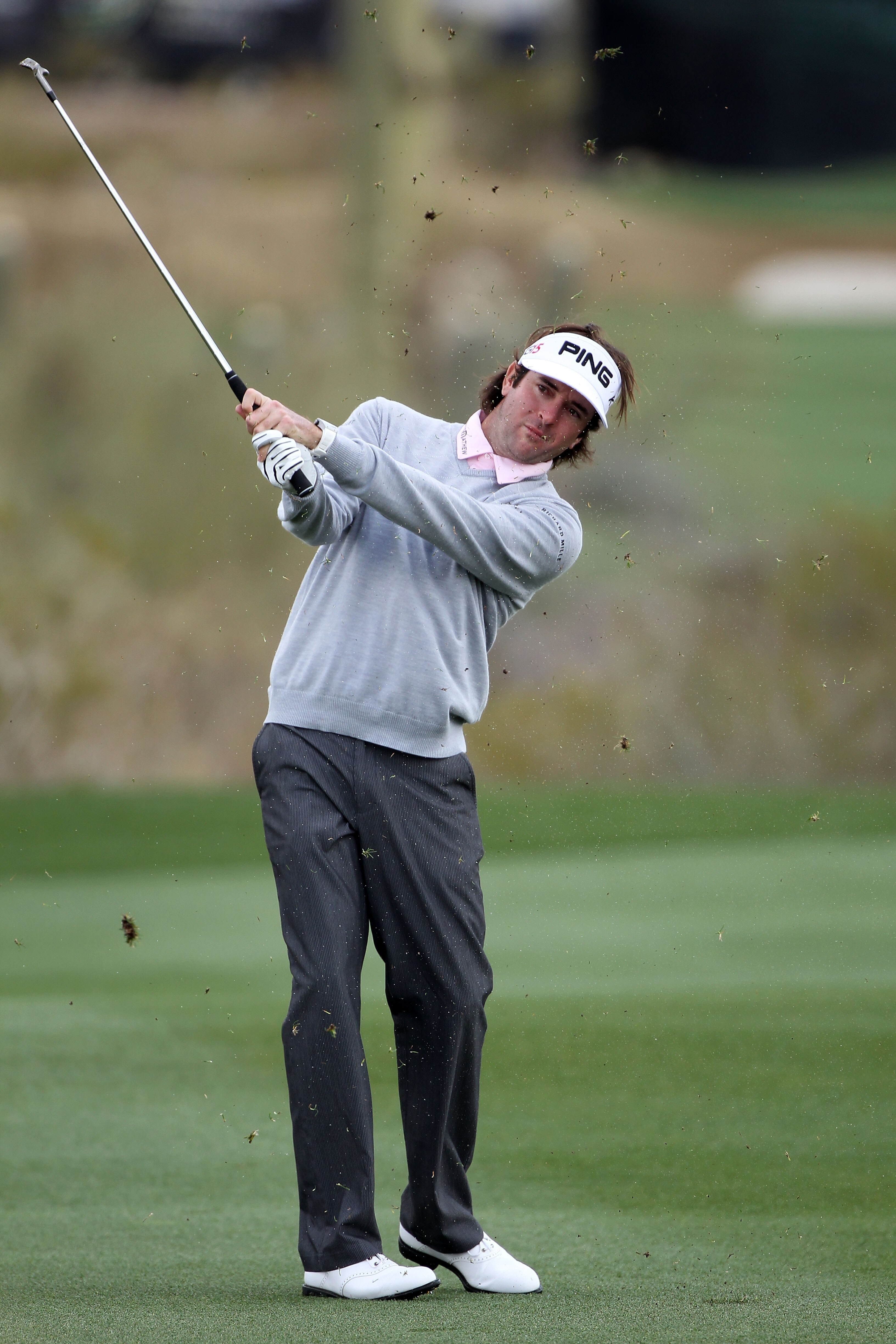 MARANA, AZ - FEBRUARY 27:  Bubba Watson hits an approach shot on the first hole during the final round of the Accenture Match Play Championship at the Ritz-Carlton Golf Club on February 27, 2011 in Marana, Arizona.  (Photo by Andy Lyons/Getty Images)