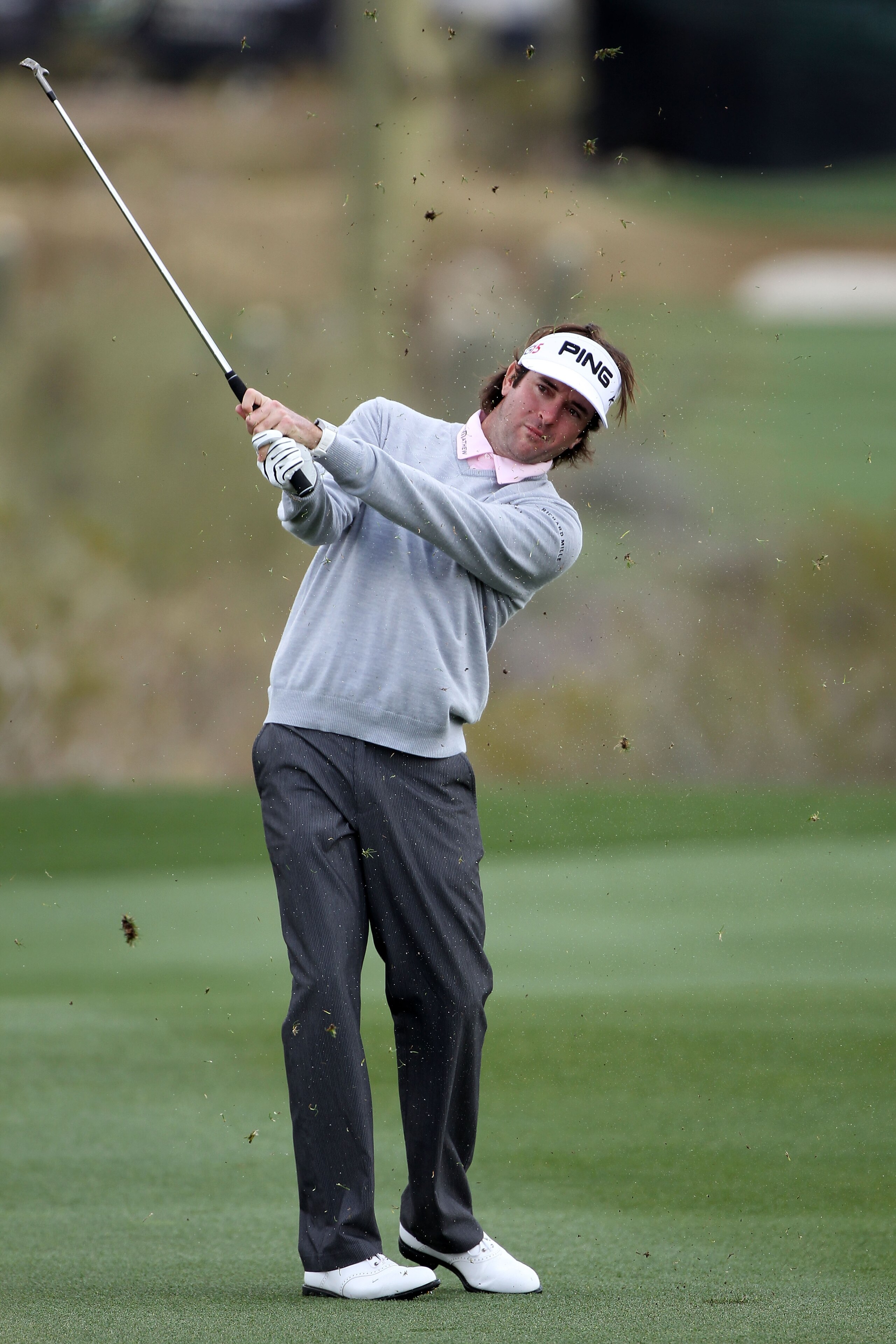 MARANA, AZ - FEBRUARY 27:  Bubba Watson hits an approach shot on the first hole during the final round of the Accenture Match Play Championship at the Ritz-Carlton Golf Club on February 27, 2011 in Marana, Arizona.  (Photo by Andy Lyons/Getty Images)