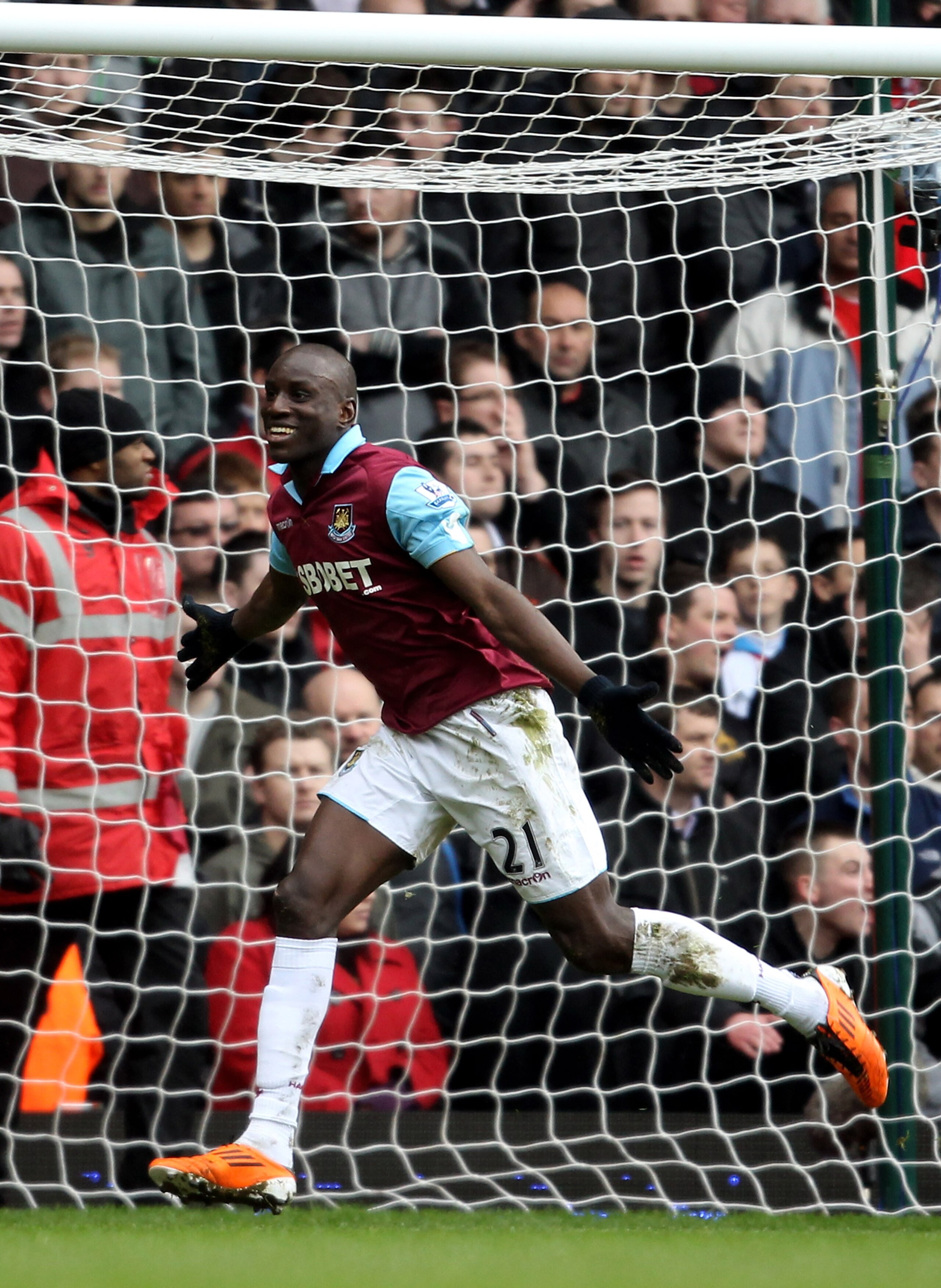 LONDON, ENGLAND - FEBRUARY 27:  Demba Ba of West Ham celebrates scoring the second goal during the Barclays Premier League match between West Ham United and Liverpool at the Boleyn Ground on February 27, 2011 in London, England.  (Photo by Scott Heavey/Ge