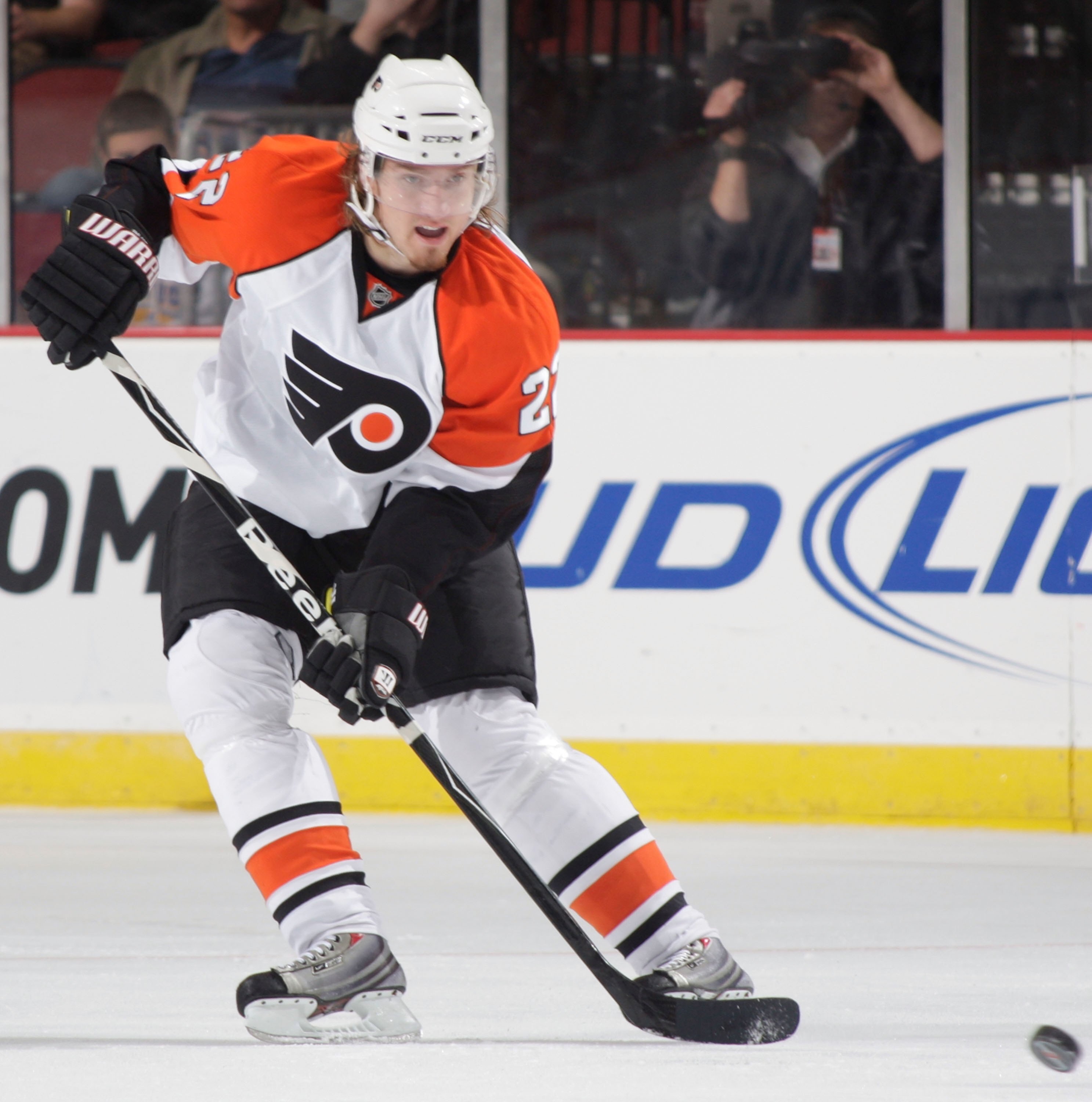 NEWARK, NJ - SEPTEMBER 26: Lukas Kaspar #22 of the Philadelphia Flyers shoots the puck up ice against the New Jersey Devils on September 26, 2009 at the Prudential Center in Newark, New Jersey.  (Photo by Paul Bereswill/Getty Images)