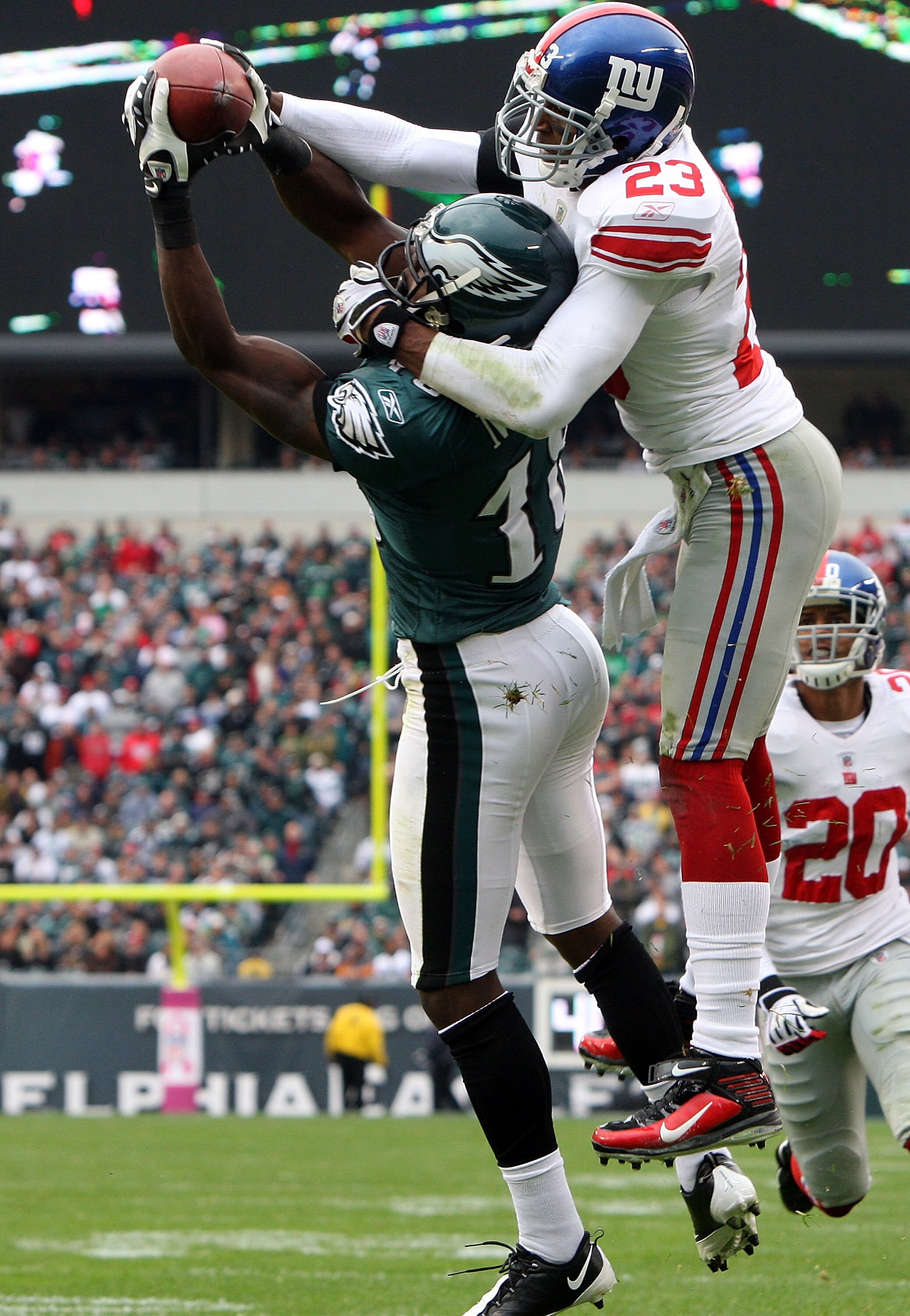 PHILADELPHIA - NOVEMBER 01: Jeremy Maclin #18 of the Philadelphia Eagles makes a catch for a second quarter touchdown against Corey Webster #23 of the New York Giants on November 1, 2009 at Lincoln Financial Field in Philadelphia, Pennsylvania. (Photo b PHILADELPHIA - NOVEMBER 01: Jeremy Maclin #18 of the Philadelphia Eagles makes a catch for a second quarter touchdown against Corey Webster #23 of the New York Giants on November 1, 2009 at Lincoln Financial Field in Philadelphia, Pennsylvania. (Photo b