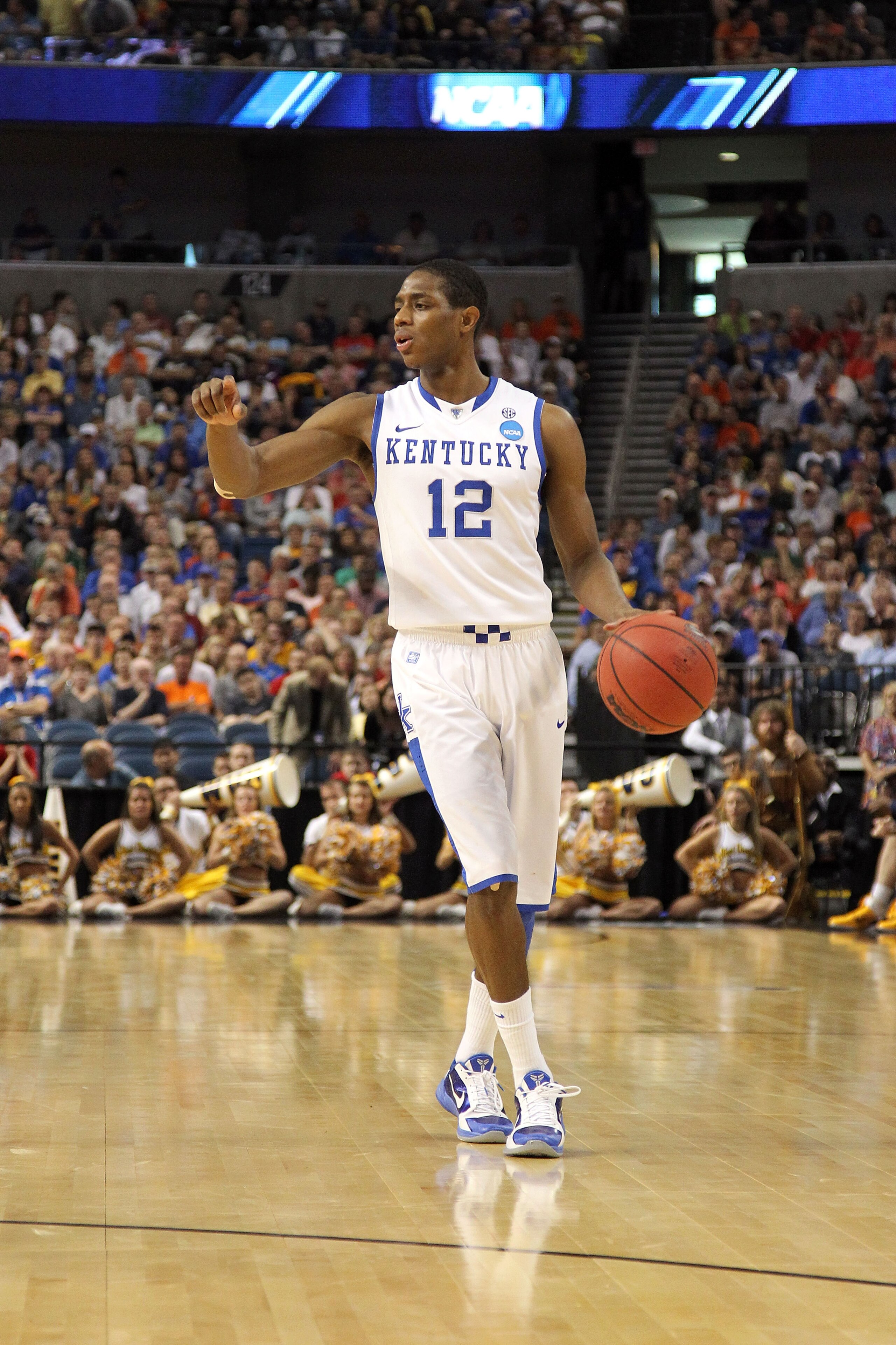 TAMPA, FL - MARCH 19: Brandon Knight #12 of the Kentucky Wildcats runs the offense against the West Virginia Mountaineers during the third round of the 2011 NCAA men's basketball tournament at St. Pete Times Forum on March 19, 2011 in Tampa, Florida. Ken TAMPA, FL - MARCH 19: Brandon Knight #12 of the Kentucky Wildcats runs the offense against the West Virginia Mountaineers during the third round of the 2011 NCAA men's basketball tournament at St. Pete Times Forum on March 19, 2011 in Tampa, Florida. Ken