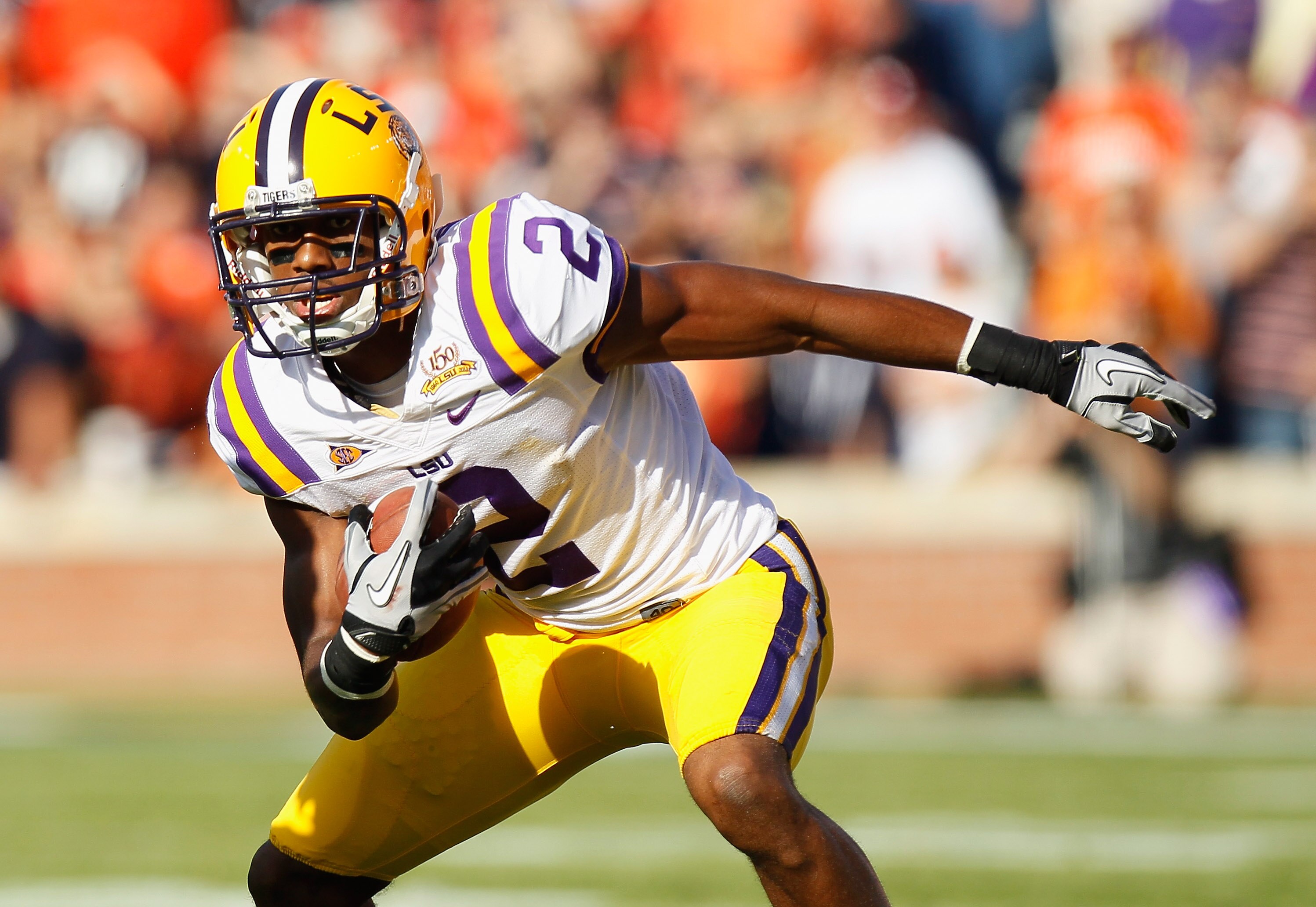 AUBURN, AL - OCTOBER 23:  Rueben Randle #2 of the LSU Tigers against the Auburn Tigers at Jordan-Hare Stadium on October 23, 2010 in Auburn, Alabama.  (Photo by Kevin C. Cox/Getty Images)