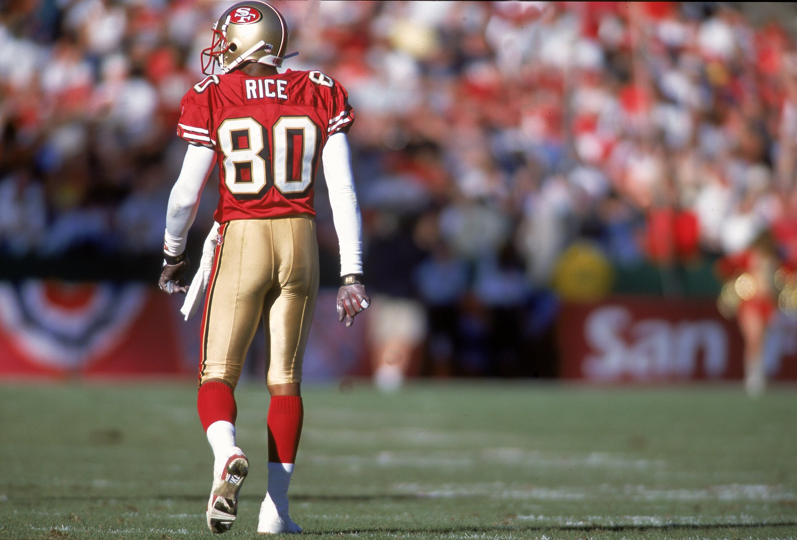 17 Dec 2000:  Jerry Rice #80 of the San Francisco 49ers walks off the field during the game against the Chicago Bears at the 3Com Park in San Francisco, California. The 49ers defeated the Bears 17-0.Mandatory Credit: Jed Jacobsohn  /Allsport