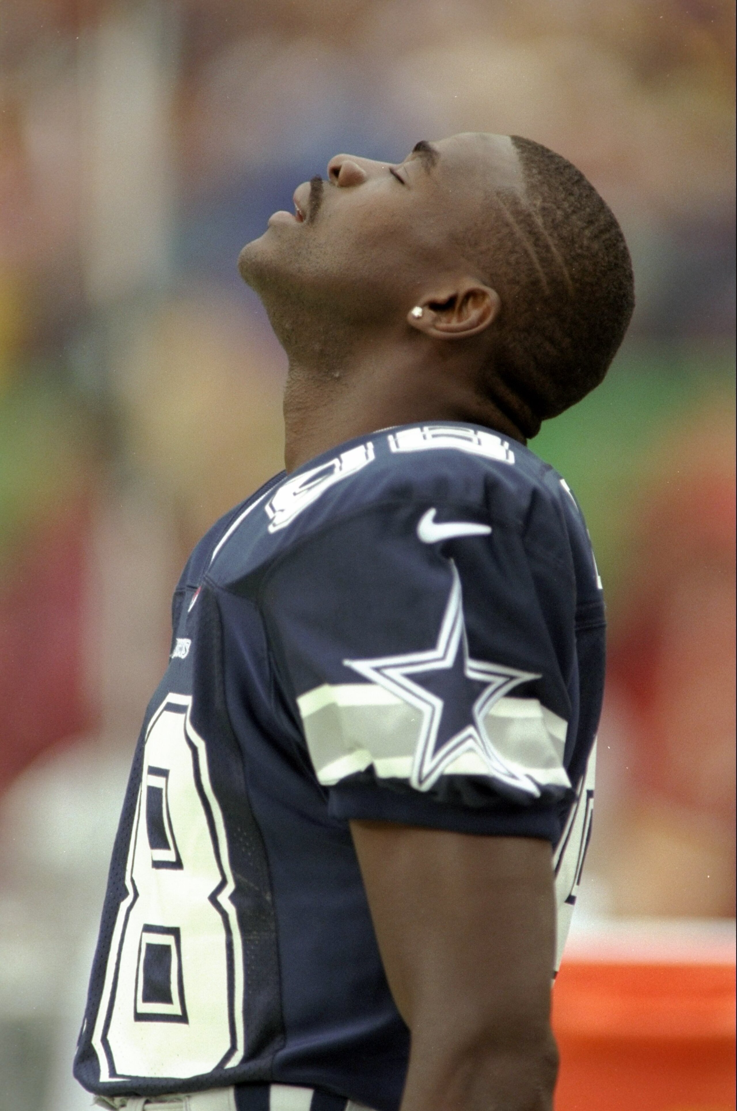 4 Oct 1998:  Wide receiver Michael Irvin #88 of the Dallas Cowboys looks up during a game against the Washington Redskins at the Jack Kent Cooke Stadium in Raljon, Maryland. The Cowboys defeated the Redskins 31-10.