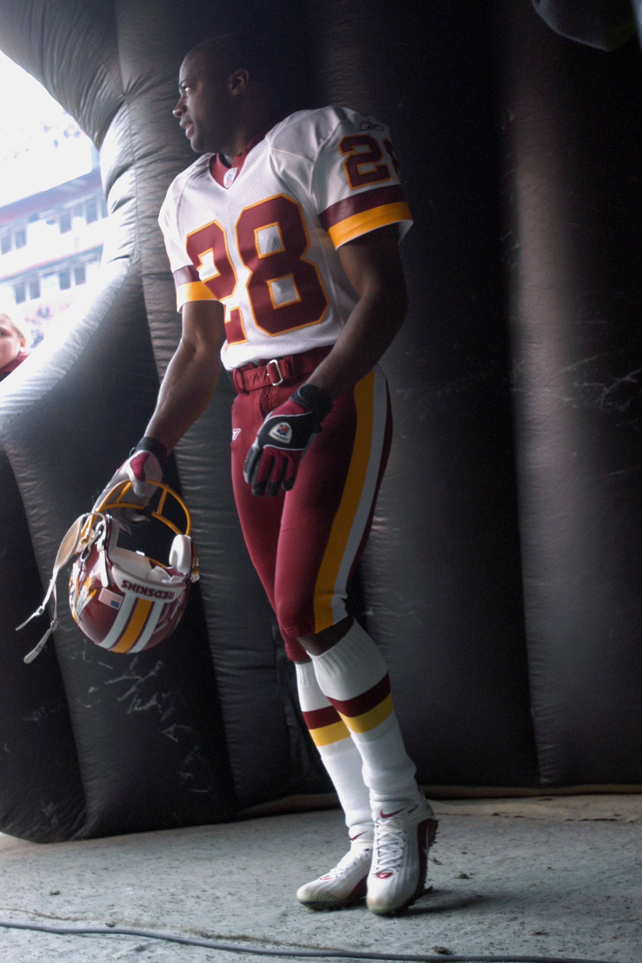 LANDOVER, MD - DECEMBER 29:  Cornerback Darrell Green #28 of the Washington Redskins is introduced to the fans during the NFL game against the Dallas Cowboys at FedEx Field on December 29, 2002 in Landover, Maryland. The Redskins defeated the Cowboys 20-1