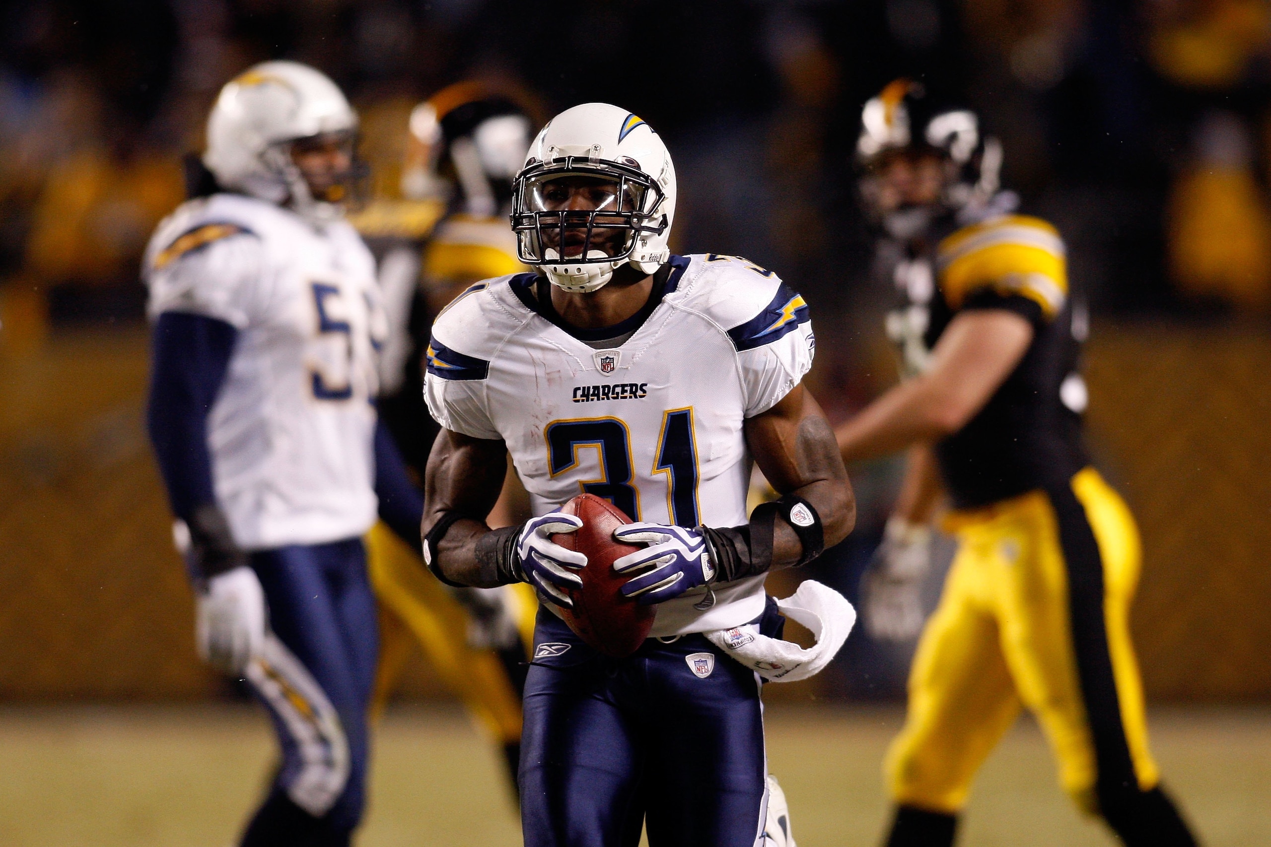 PITTSBURGH - JANUARY 11:  Antonio Cromartie #31 of the San Diego Chargers looks on against the Pittsburgh Steelers during their AFC Divisional Playoff Game on January 11, 2009 at Heinz Field in Pittsburgh, Pennsylvania. Steelers won 35-24. (Photo by Chris