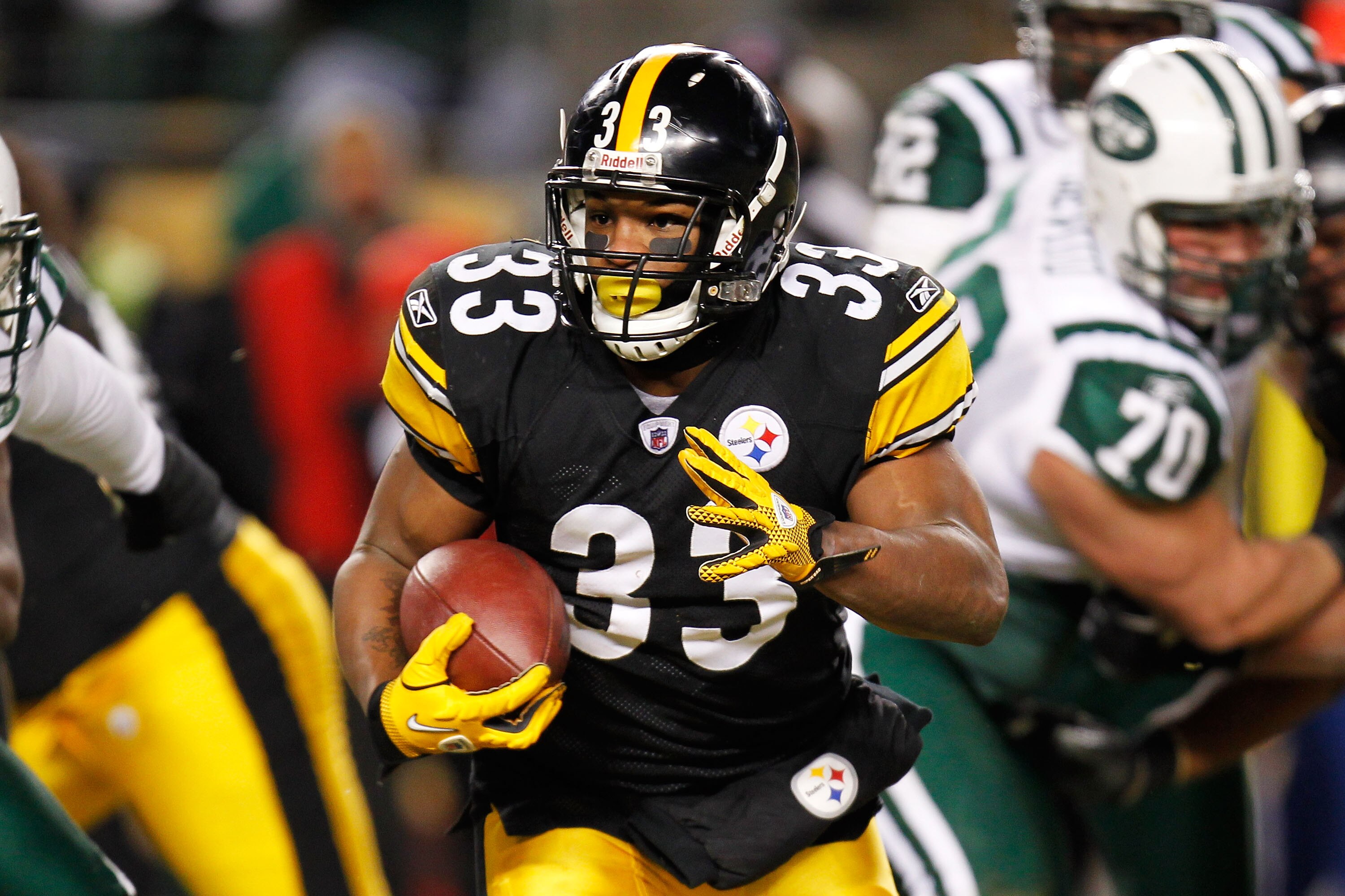 PITTSBURGH, PA - JANUARY 23:  Isaac Redman #33 of the Pittsburgh Steelers runs down field against the New York Jets during the 2011 AFC Championship game at Heinz Field on January 23, 2011 in Pittsburgh, Pennsylvania.  (Photo by Gregory Shamus/Getty Image