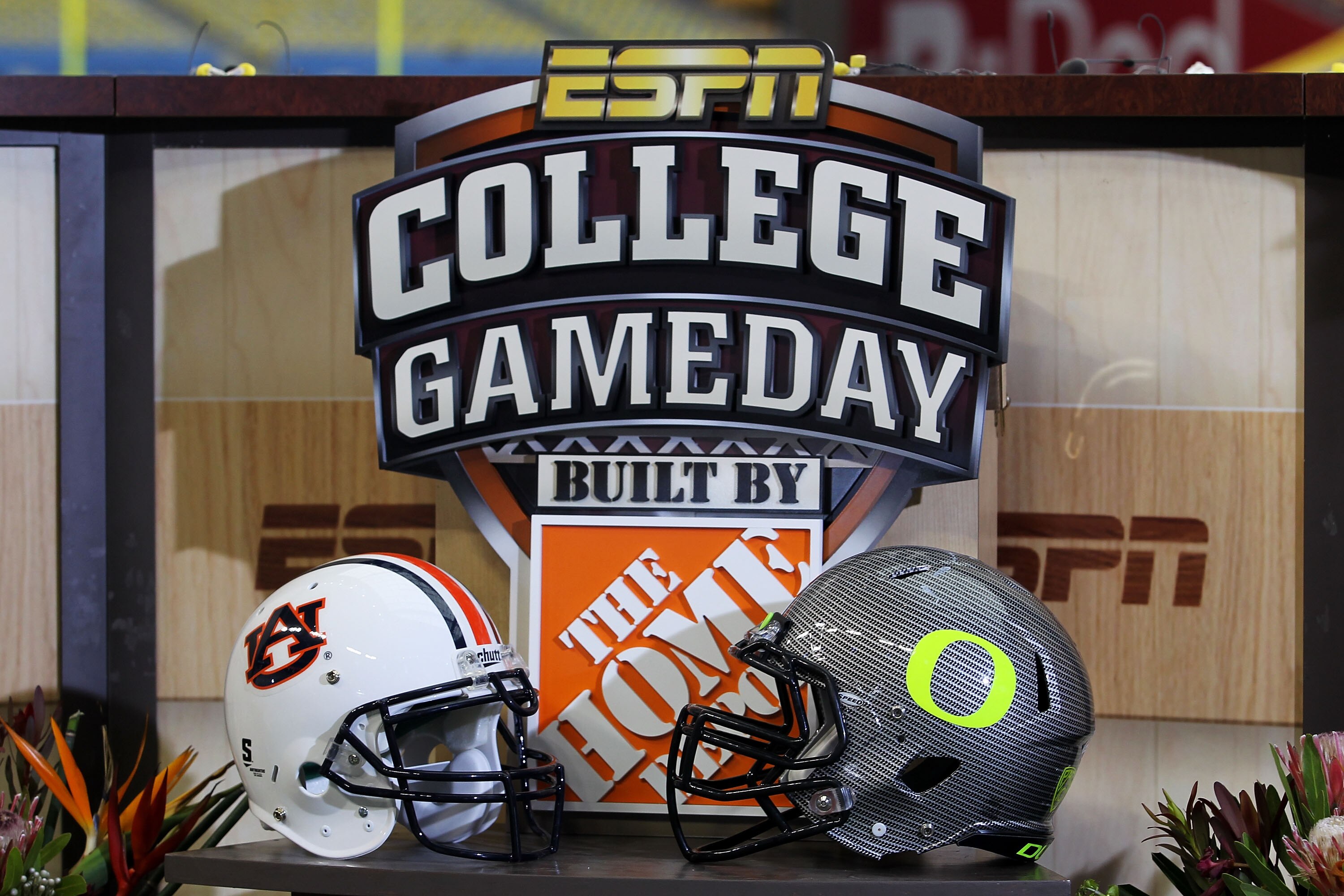 GLENDALE, AZ - JANUARY 10: The game day helmets of the Auburn Tigers and the Oregon Ducks are displayed at the Tostitos BCS National Championship Game at University of Phoenix Stadium on January 10, 2011 in Glendale, Arizona. (Photo by Ronald Martinez/G GLENDALE, AZ - JANUARY 10: The game day helmets of the Auburn Tigers and the Oregon Ducks are displayed at the Tostitos BCS National Championship Game at University of Phoenix Stadium on January 10, 2011 in Glendale, Arizona. (Photo by Ronald Martinez/G
