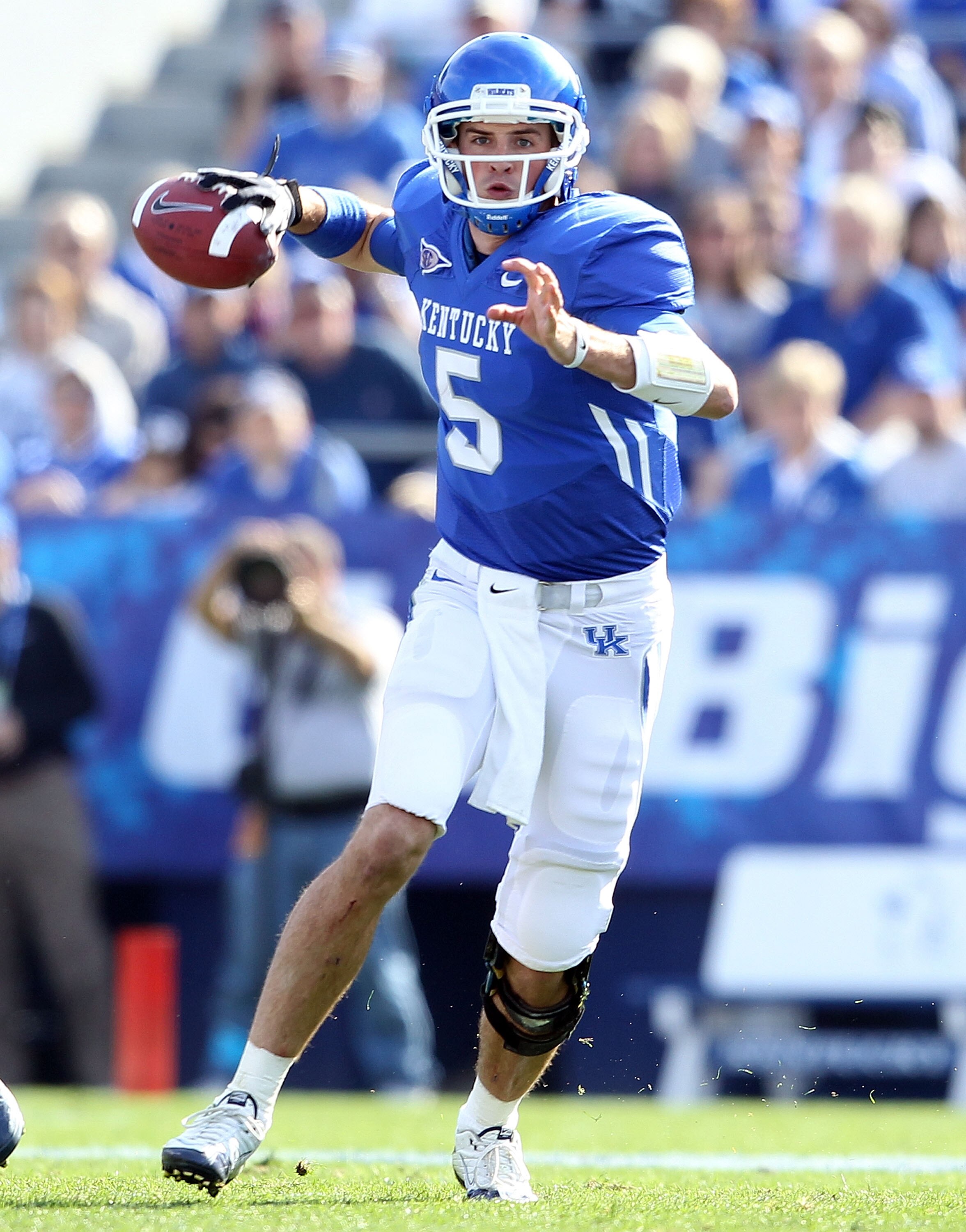 LEXINGTON, KY - NOVEMBER 13: Mike Hartline #5 of the Kentucky Wildcats throws the ball during the game against the Vanderbilt Commodores at Commonwealth Stadium on November 13, 2010 in Lexington, Kentucky. Kentucky won 38-20. (Photo by Andy Lyons/Getty LEXINGTON, KY - NOVEMBER 13: Mike Hartline #5 of the Kentucky Wildcats throws the ball during the game against the Vanderbilt Commodores at Commonwealth Stadium on November 13, 2010 in Lexington, Kentucky. Kentucky won 38-20. (Photo by Andy Lyons/Getty
