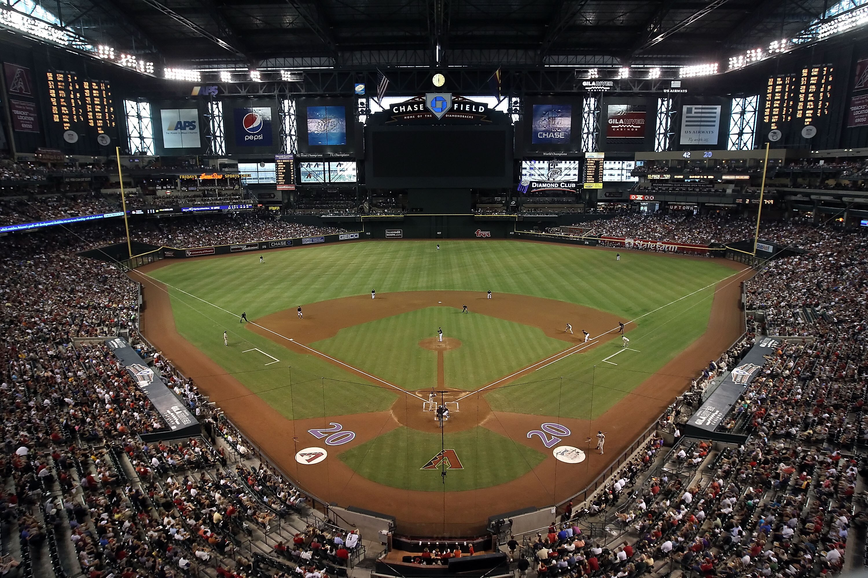 PHOENIX - AUGUST 07:  Starting pitcher Rodrigo Lopez #13 of the Arizona Diamondbacks pitches against the San Diego Padres during the Major League Baseball game at Chase Field on August 7, 2010 in Phoenix, Arizona.  (Photo by Christian Petersen/Getty Image