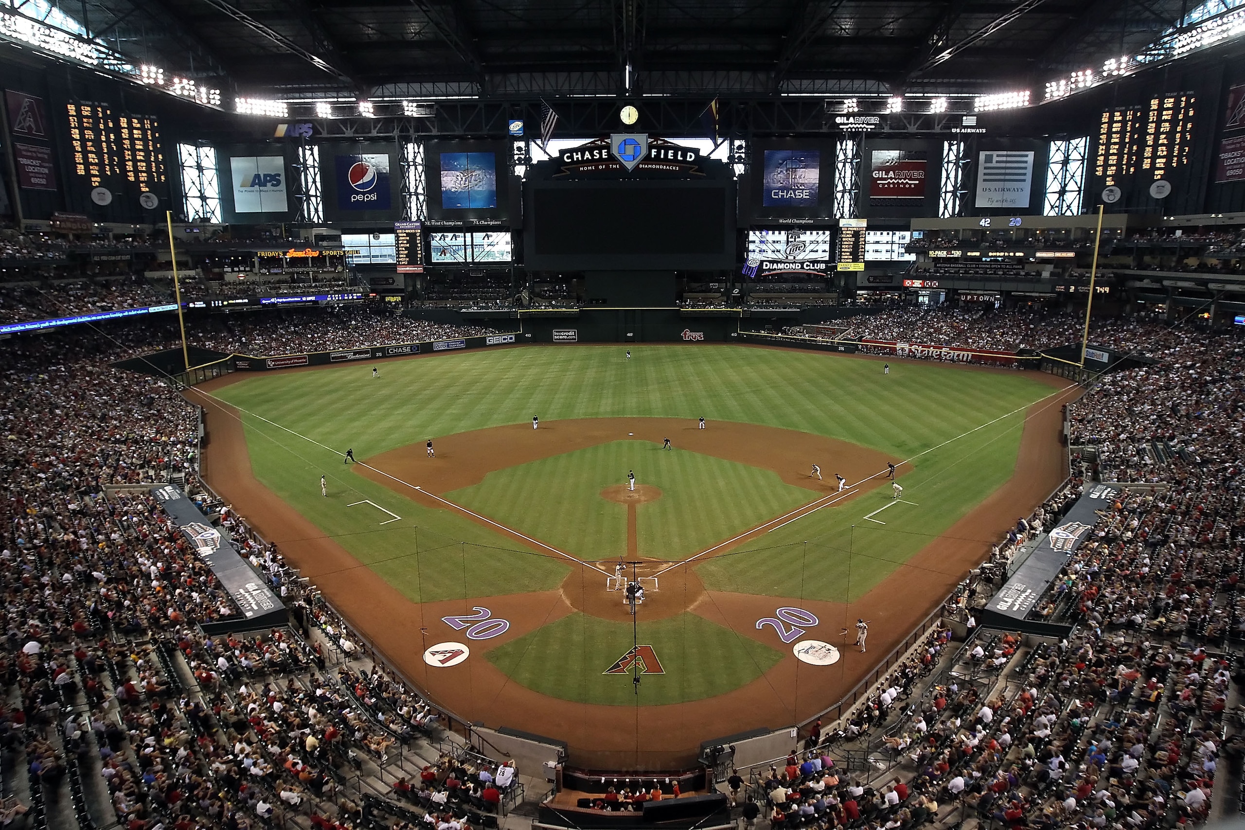 PHOENIX - AUGUST 07:  Starting pitcher Rodrigo Lopez #13 of the Arizona Diamondbacks pitches against the San Diego Padres during the Major League Baseball game at Chase Field on August 7, 2010 in Phoenix, Arizona.  (Photo by Christian Petersen/Getty Image