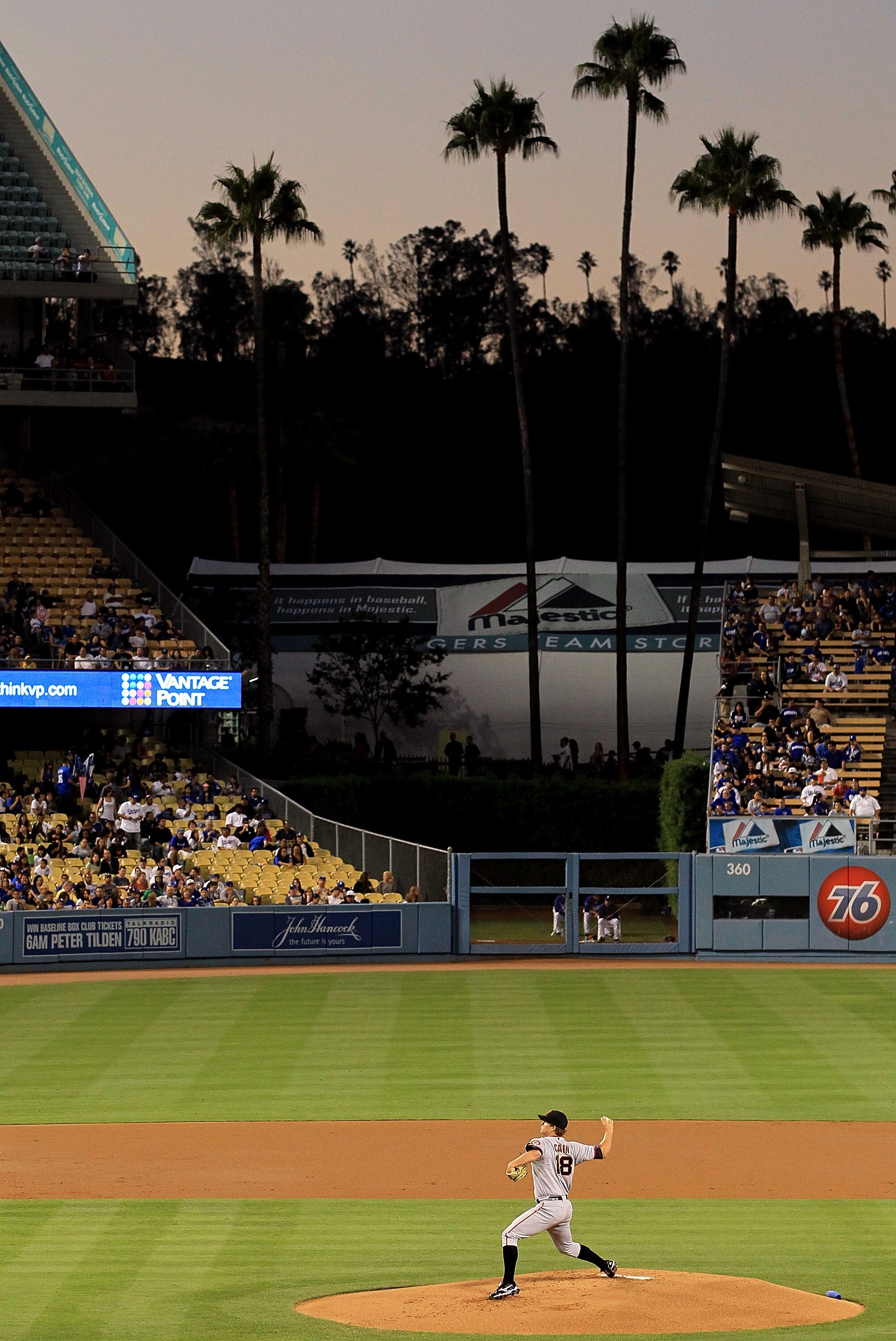 LOS ANGELES, CA - SEPTEMBER 04:  Matt Cain #18 of the San Francisco Giants pitches against the Los Angeles Dodgers in the game at Dodger Stadium on September 4, 2010 in Los Angeles, California.  (Photo by Jeff Gross/Getty Images)