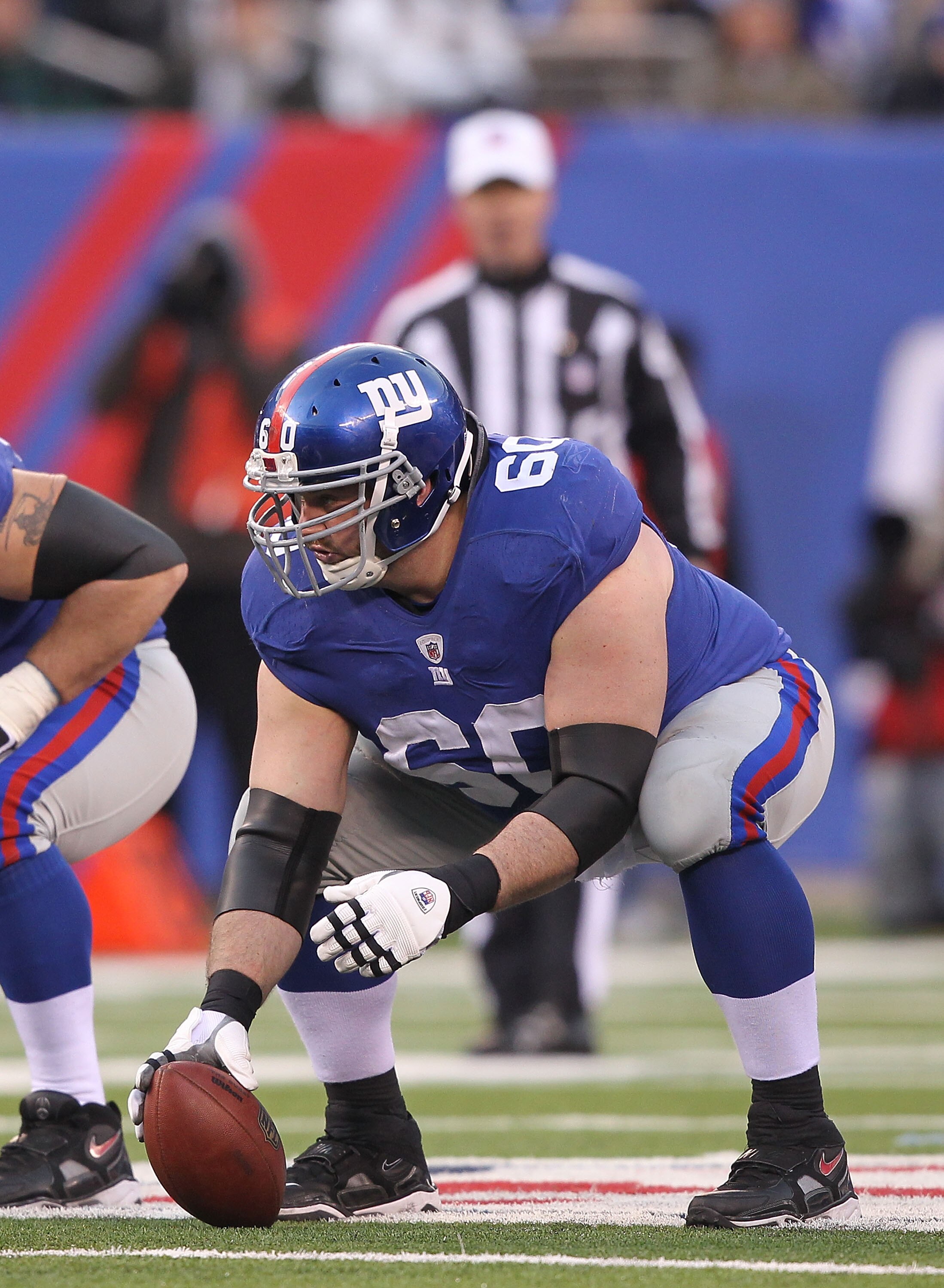 EAST RUTHERFORD, NJ - DECEMBER 19:  Shaun O'Hara #60 of the New York Giants in action against the Philadelphia Eagles during their game on December 19, 2010 at The New Meadowlands Stadium in East Rutherford, New Jersey.  (Photo by Al Bello/Getty Images)
