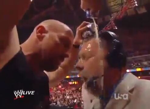 Which fan didn't smile after seeing Austin do this?