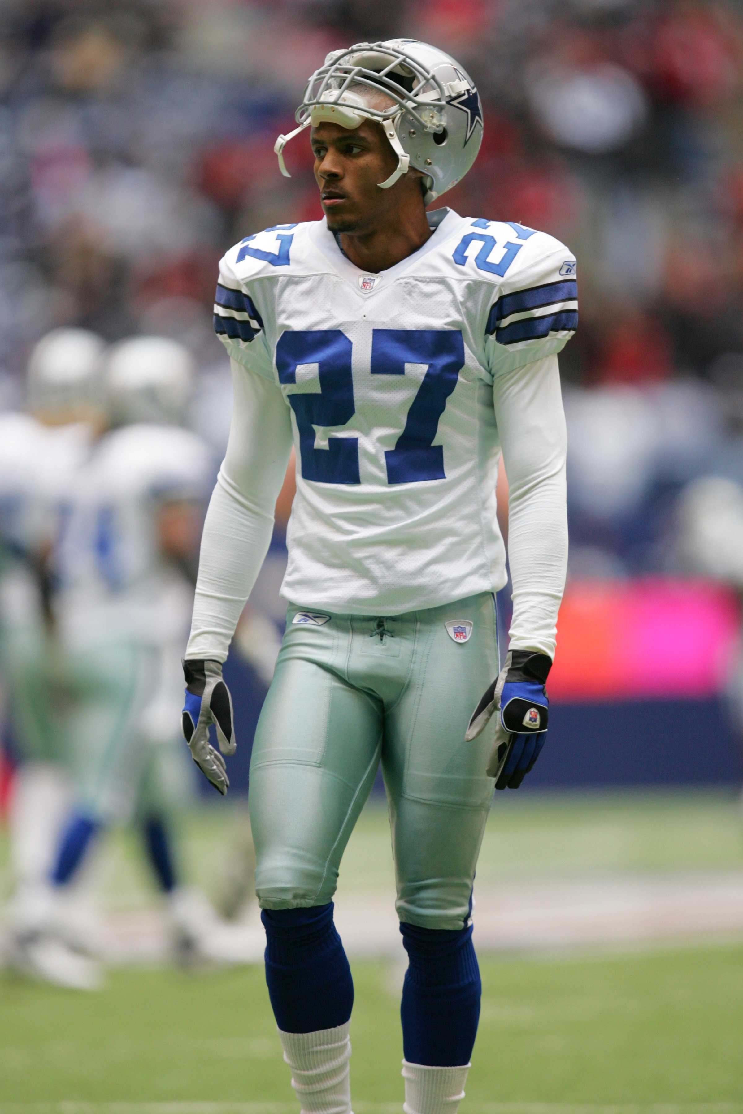 IRVING - NOVEMBER 22:  Courtney Brown #27 of the Dallas Cowboys looks on during the NFL game against the New York Jets at Texas Stadium on November 22, 2007 in Irving, Texas. (Photo by Ronald Martinez/Getty Images)