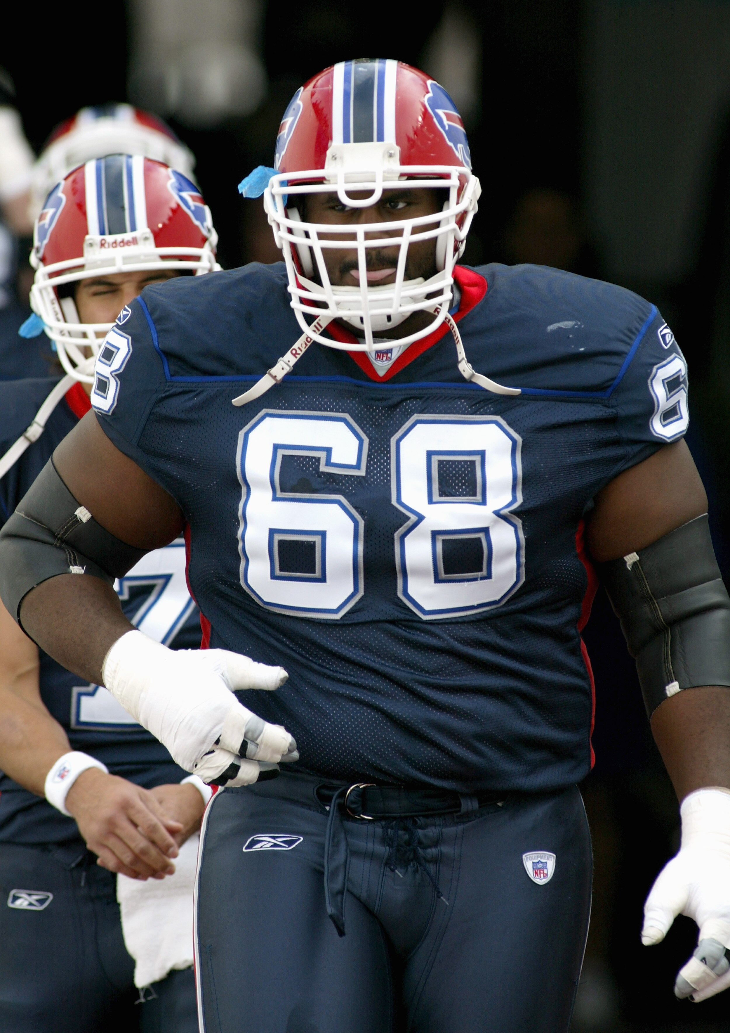 ORCHARD PARK, NY - NOVEMBER 13:  Mike Williams #68 of the Buffalo Bills stands on the field during the NFL game with the Kansas City Chiefs on November 13, 2005 at Ralph Wilson Stadium in Orchard Park, New York.  The Bills won 14-3. (Photo by Rick Stewart