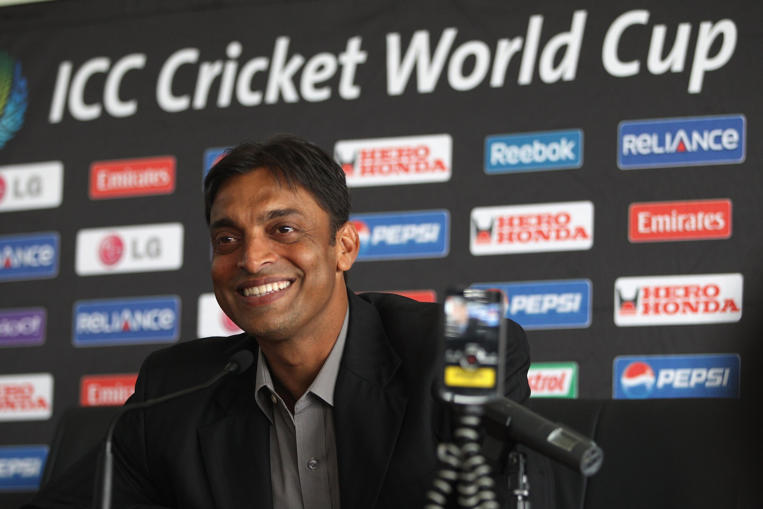 COLOMBO, SRI LANKA - MARCH 17:  Shoaib Akhtar of Pakistan at a press conference to announce his retirement from international cricket  at the R Premadasa International Stadium on March 17, 2011 in Colombo, Sri Lanka.  (Photo by Michael Steele/Getty Images