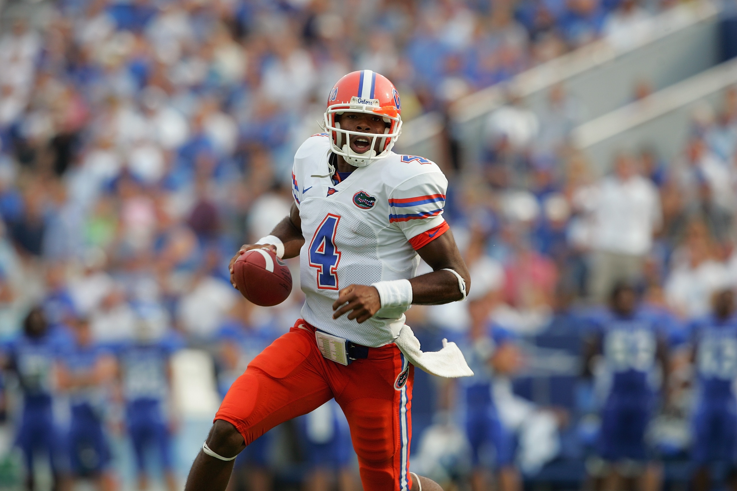 LEXINGTON, KY - SEPTEMBER 24: Josh Portis #4 of the Florida Gators carries the ball against the Kentucky Wildcats on September 24, 2005 at Commonwealth Stadium in Lexington, Kentucky. The Gators defeated the Wildcats 49-28. (Photo by Andy Lyons/Getty Im LEXINGTON, KY - SEPTEMBER 24: Josh Portis #4 of the Florida Gators carries the ball against the Kentucky Wildcats on September 24, 2005 at Commonwealth Stadium in Lexington, Kentucky. The Gators defeated the Wildcats 49-28. (Photo by Andy Lyons/Getty Im