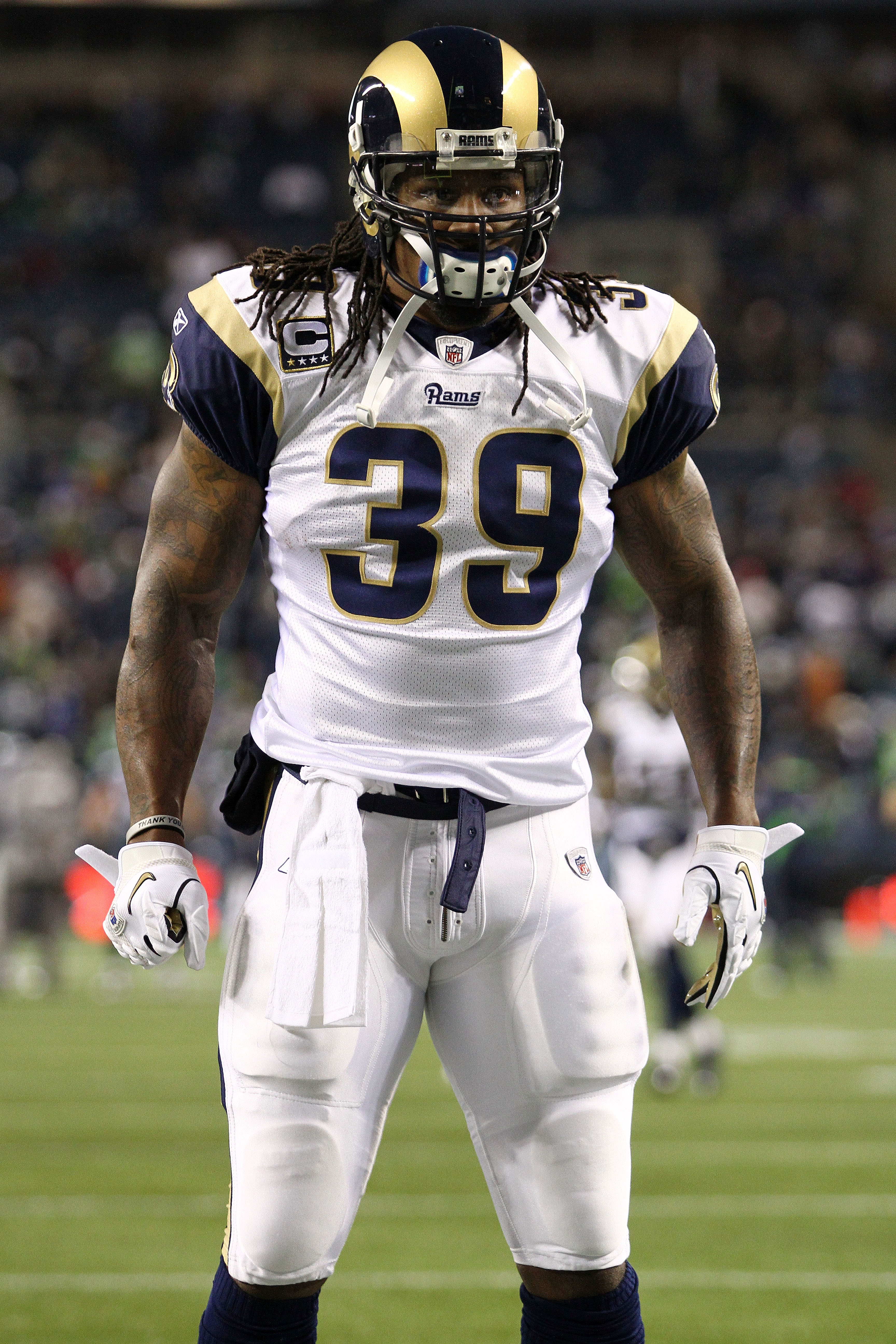 SEATTLE, WA - JANUARY 02:  Running back Steven Jackson #39 of the St. Louis Rams looks on prior to playing the Seattle Seahawks at Qwest Field on January 2, 2011 in Seattle, Washington.  (Photo by Otto Greule Jr/Getty Images)