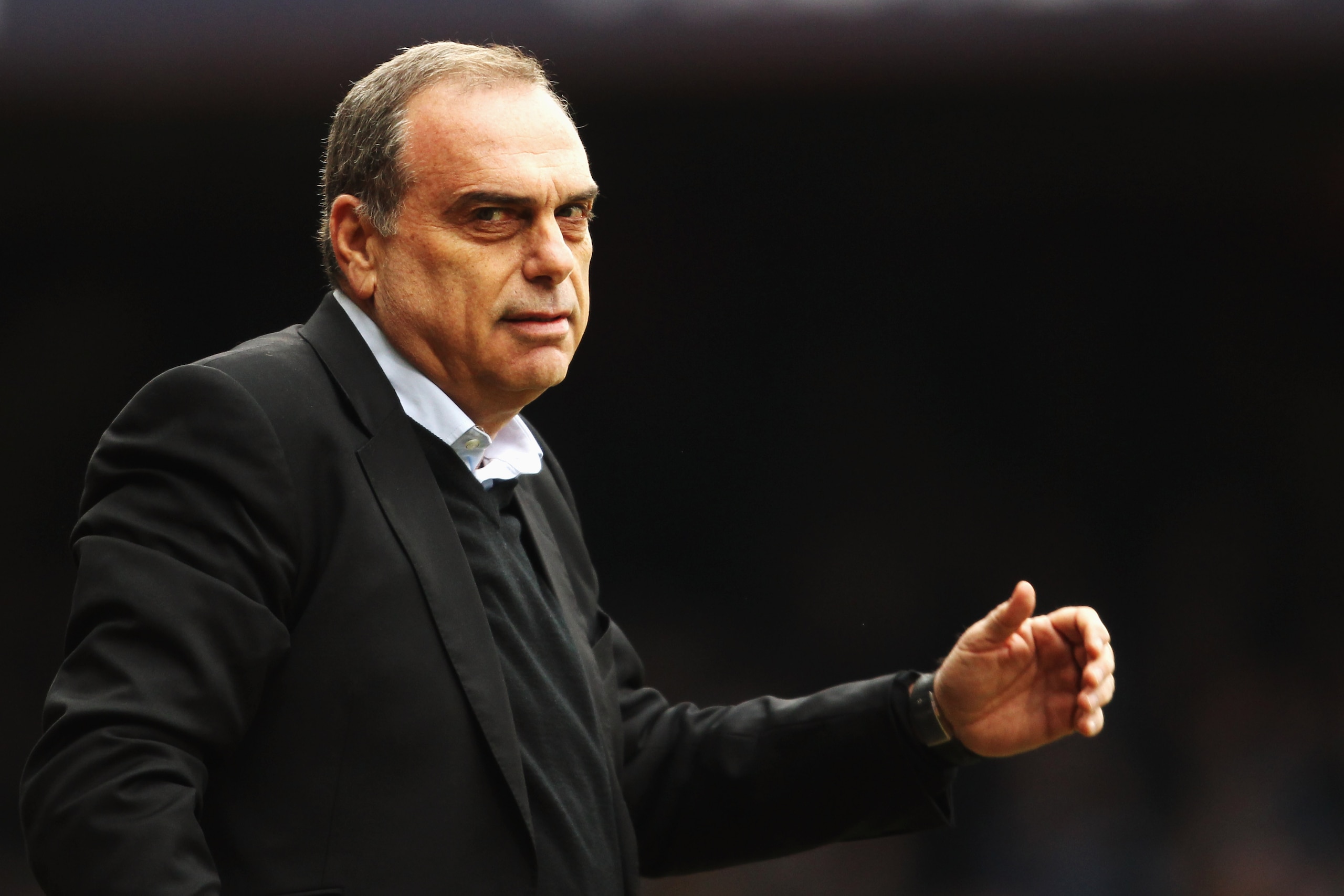 LONDON, UNITED KINGDOM - MARCH 05:  Avram Grant the West Ham United manager gives instructions on the touchline during the Barclays Premier League match between West Ham United and Stoke City at the Boleyn Ground on March 5, 2011 in London, England.  (Pho