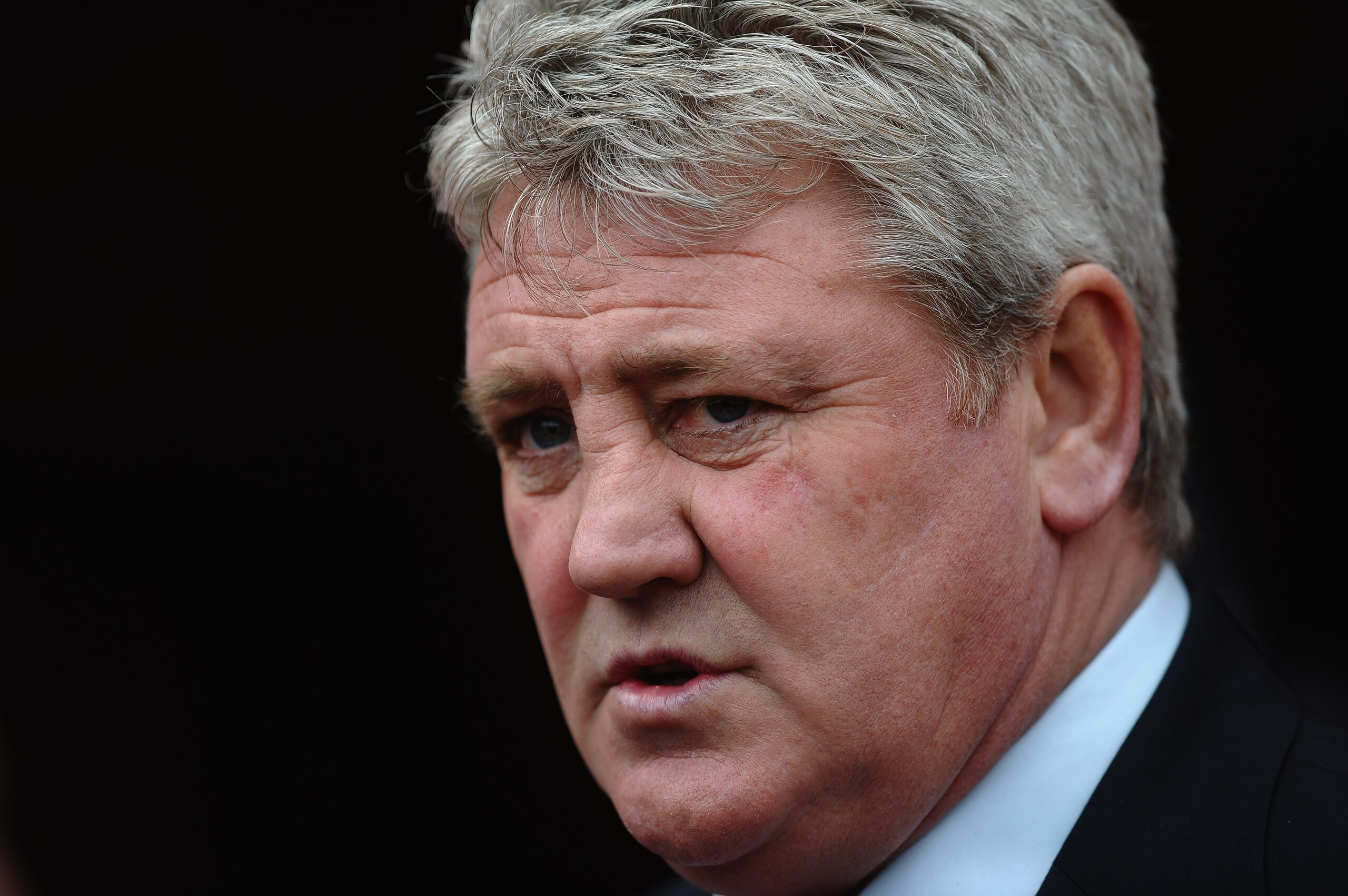 SUNDERLAND, ENGLAND - MARCH 20:  Steve Bruce of Sunderland looks on during the Barclays Premier League match between Sunderland and Liverpool at the Stadium of Light on March 20, 2011 in Sunderland, England.  (Photo by Laurence Griffiths/Getty Images)
