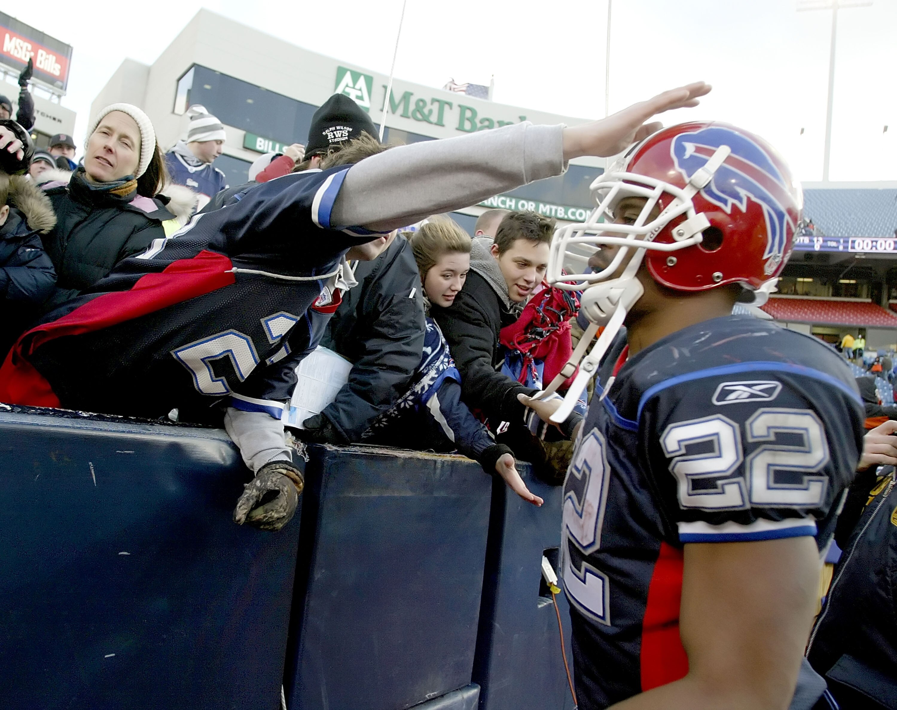 ORCHARD PARK, NY - DECEMBER 28: A fan shows his appreciation for Fred Jackson #22 of the Buffalo Bills after the New England Patriots defeated the Bills 13-0 at Ralph Wilson Stadium on December 28, 2008 in Orchard Park, New York. (Photo by Rick Stewart/G ORCHARD PARK, NY - DECEMBER 28: A fan shows his appreciation for Fred Jackson #22 of the Buffalo Bills after the New England Patriots defeated the Bills 13-0 at Ralph Wilson Stadium on December 28, 2008 in Orchard Park, New York. (Photo by Rick Stewart/G