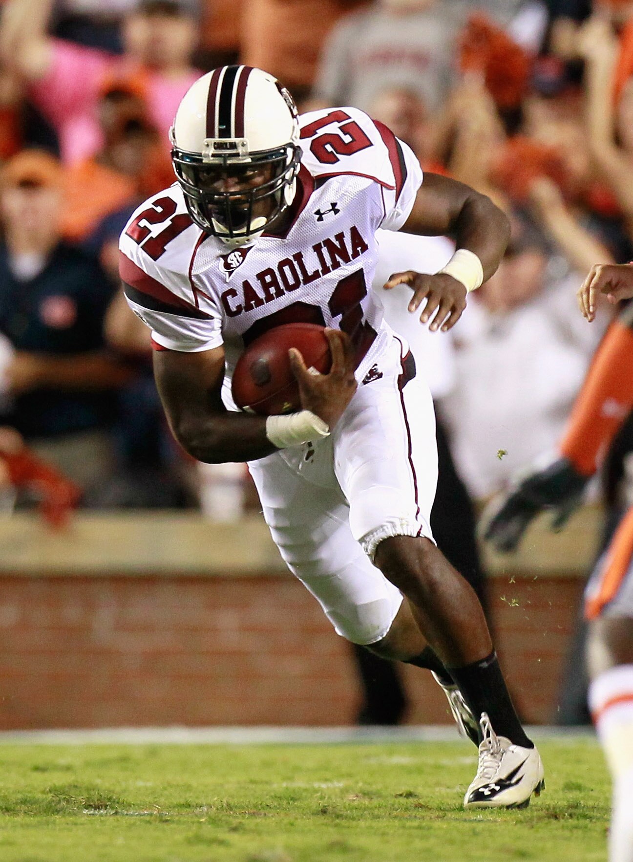 AUBURN, AL - SEPTEMBER 25: Marcus Lattimore #21 of the South Carolina Gamecocks against the Auburn Tigers at Jordan-Hare Stadium on September 25, 2010 in Auburn, Alabama. (Photo by Kevin C. Cox/Getty Images) AUBURN, AL - SEPTEMBER 25: Marcus Lattimore #21 of the South Carolina Gamecocks against the Auburn Tigers at Jordan-Hare Stadium on September 25, 2010 in Auburn, Alabama. (Photo by Kevin C. Cox/Getty Images)