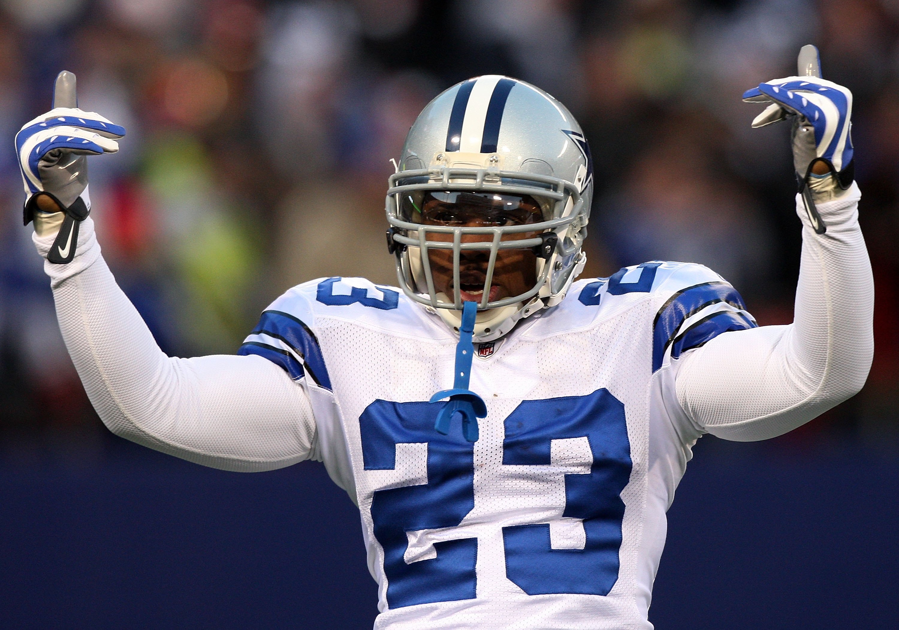 EAST RUTHERFORD, NJ - DECEMBER 06:  Tashard Choice #23 of the Dallas Cowboys reacts against the New York Giants on December 6, 2009 at Giants Stadium in East Rutherford, New Jersey. The Giants defeated the Cowboys 31-24.  (Photo by Jim McIsaac/Getty Image