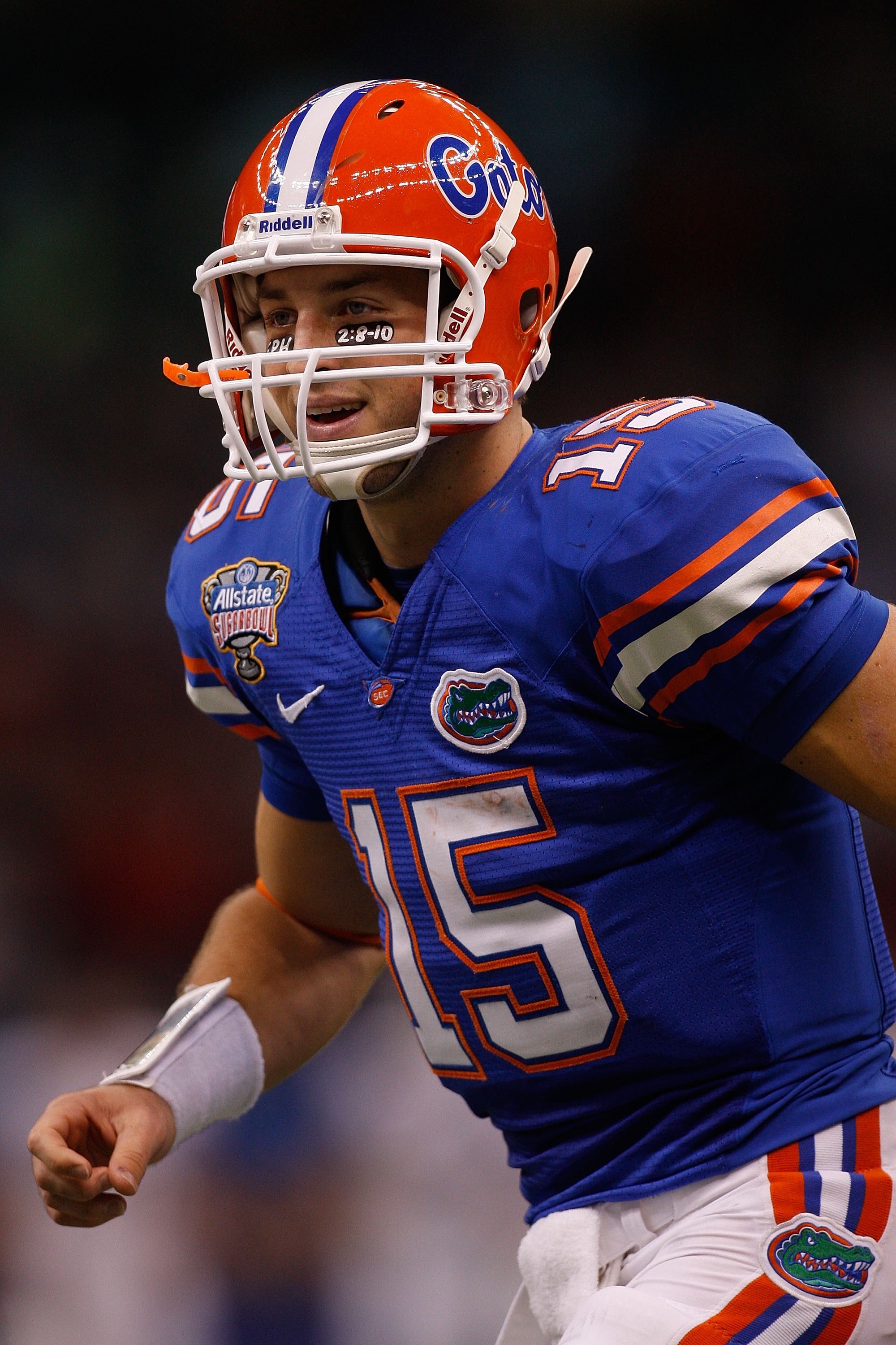 NEW ORLEANS - JANUARY 01:  Tim Tebow #15 of the Florida Gators reacts after a touchdown against the Cincinnati Bearcats during the Allstate Sugar Bowl at the Louisana Superdome on January 1, 2010 in New Orleans, Louisiana.  (Photo by Chris Graythen/Getty