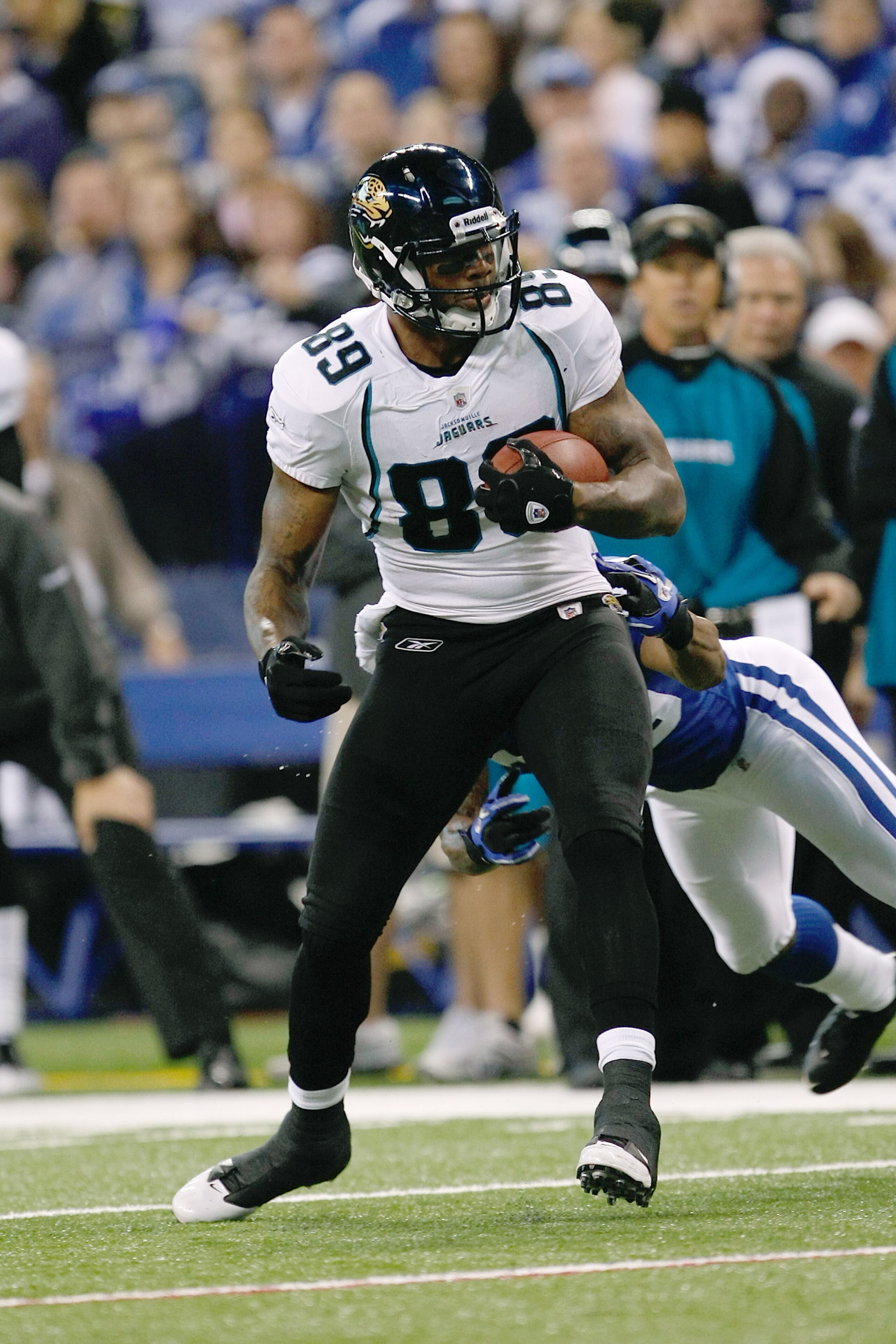 INDIANAPOLIS, IN - DECEMBER 19: Marcedes Lewis #89 of the Jacksonville Jaguars runs against the Indianapolis Colts at Lucas Oil Stadium on December 19, 2010 in Indianapolis, Indiana. The Colts defeated the Jaguars 34-24. (Photo by Scott Boehm/Getty Images INDIANAPOLIS, IN - DECEMBER 19: Marcedes Lewis #89 of the Jacksonville Jaguars runs against the Indianapolis Colts at Lucas Oil Stadium on December 19, 2010 in Indianapolis, Indiana. The Colts defeated the Jaguars 34-24. (Photo by Scott Boehm/Getty Images