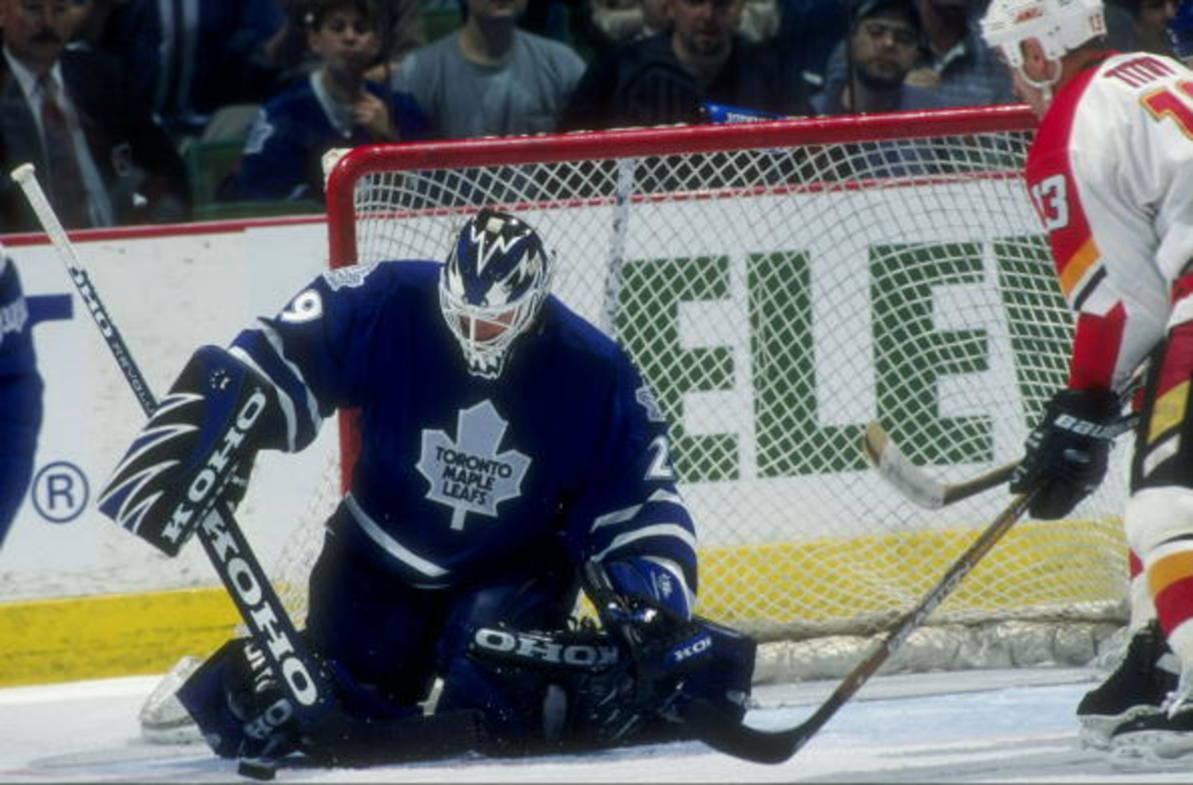 5 Nov 1997:  Felix Potvin #29 of the Toronto Maple Leafs in action during a game against the Calgary Flames at the Canadien Airlines Saddledome in Calgary, Canada. Mandatory Credit: Ian Tomlinson  /Allsport