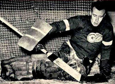 courtesy of redwingslegends.blogspot.com