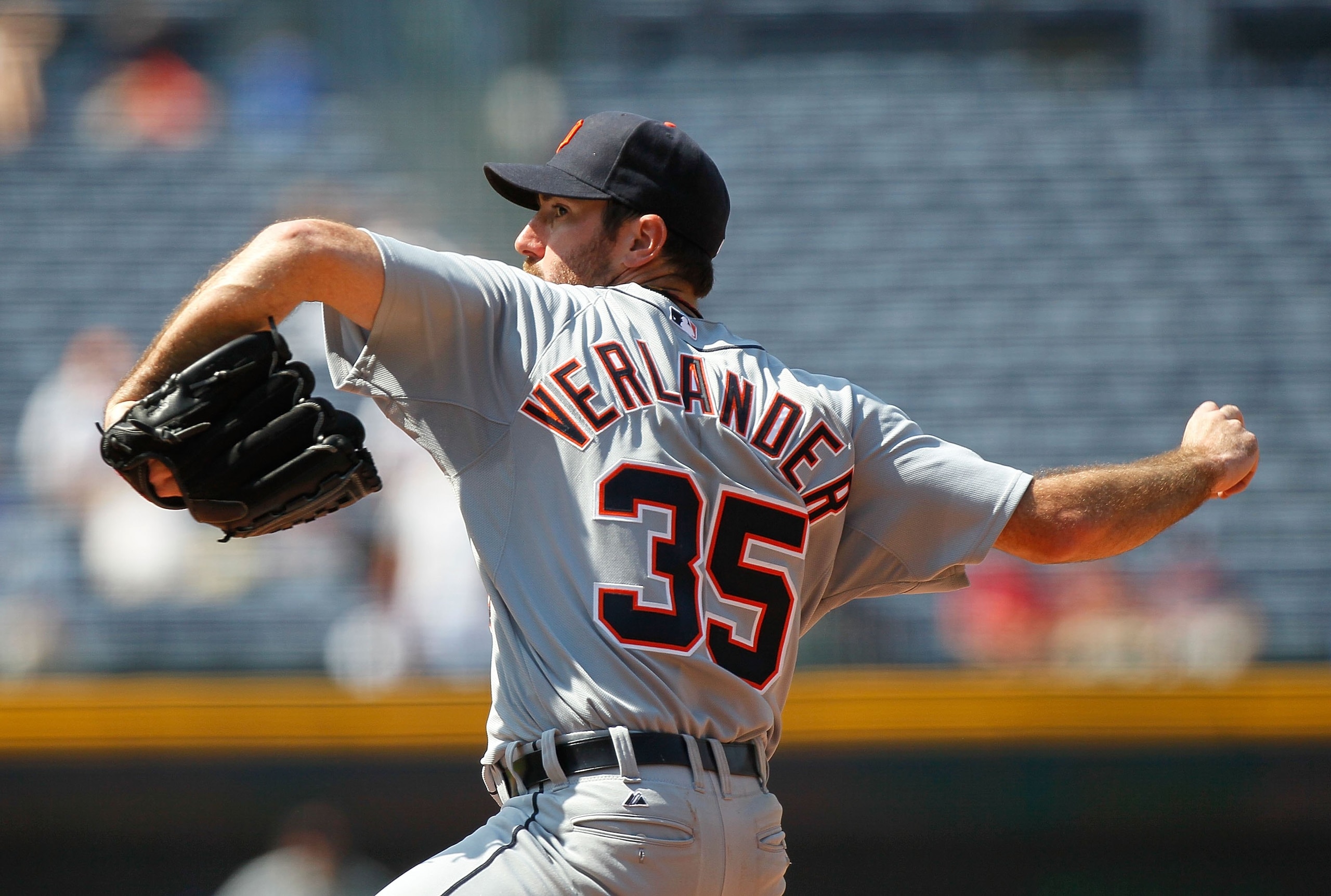 ATLANTA - JUNE 27:  Justin Verlander #35 of the Detroit Tigers against the Atlanta Braves at Turner Field on June 27, 2010 in Atlanta, Georgia.  (Photo by Kevin C. Cox/Getty Images)