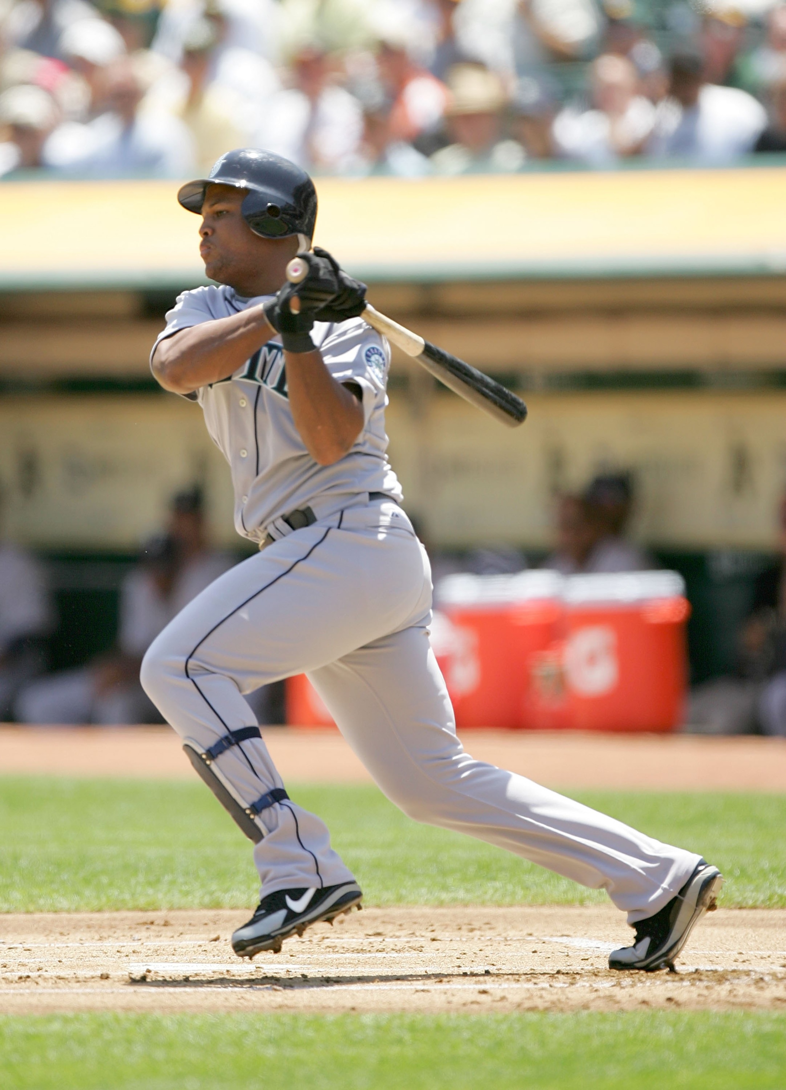 OAKLAND, CA - MAY 27:  Adrian Beltre #29 of the Seattle Mariners bats against the Oakland Athletics at the Oakland Coliseum on May 27, 2009 in Oakland, California.  (Photo by Ezra Shaw/Getty Images)