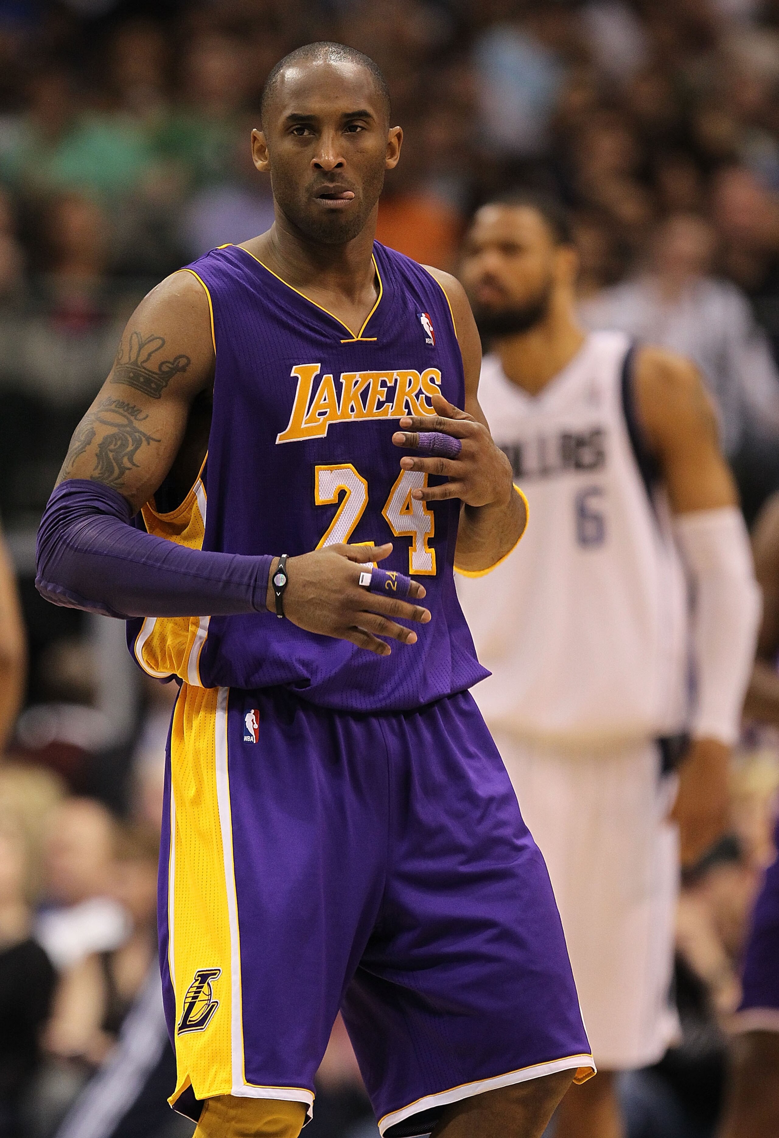 DALLAS, TX - MARCH 12:  Guard Kobe Bryant #24 of the Los Angeles Lakers at American Airlines Center on March 12, 2011 in Dallas, Texas.  NOTE TO USER: User expressly acknowledges and agrees that, by downloading and or using this photograph, User is consen