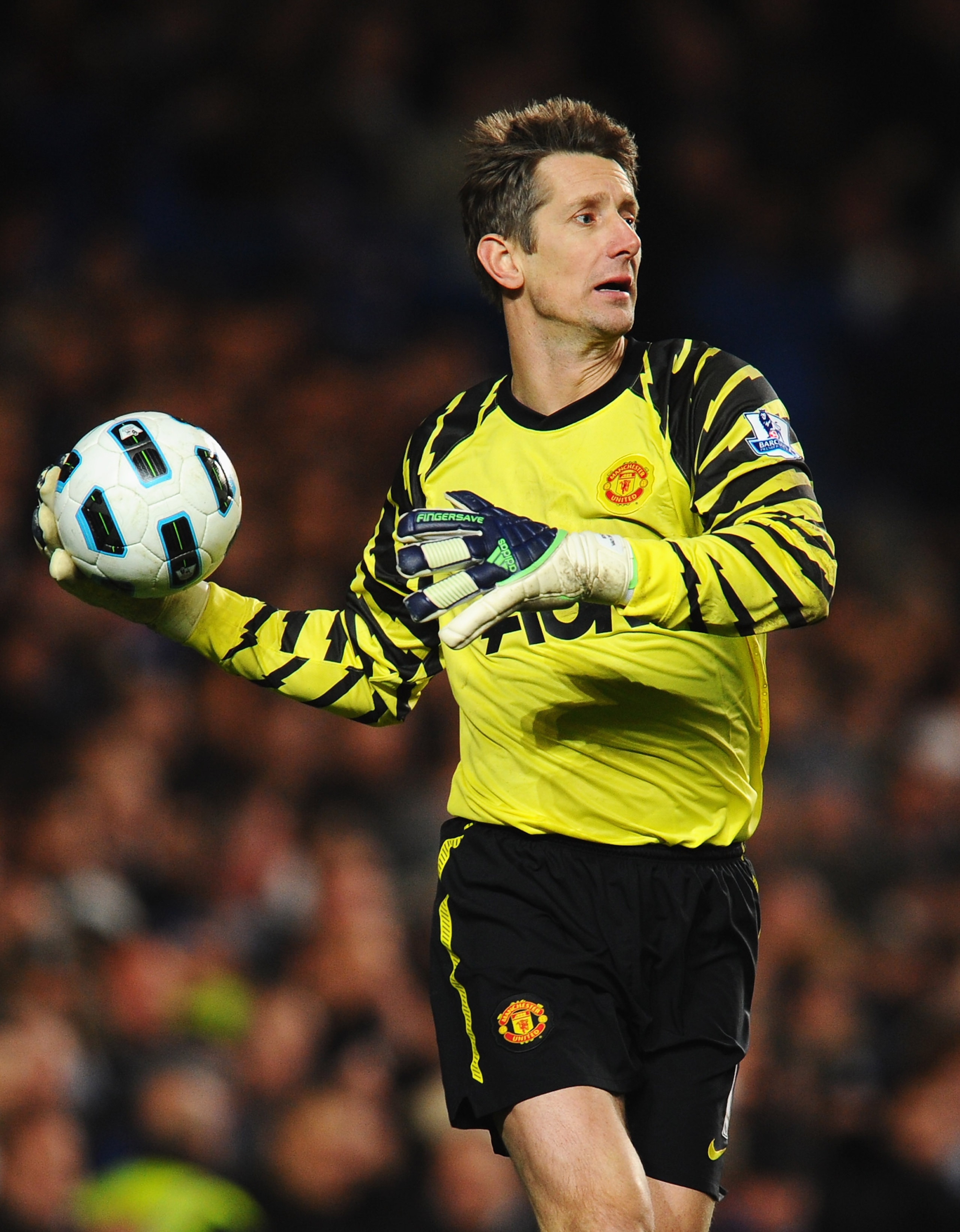 LONDON, ENGLAND - MARCH 01:  Goalkeeper Edwin van der Sar of Manchester United in action during the Barclays Premier League match between Chelsea and Manchester United at Stamford Bridge on March 1, 2011 in London, England.  (Photo by Clive Mason/Getty Im