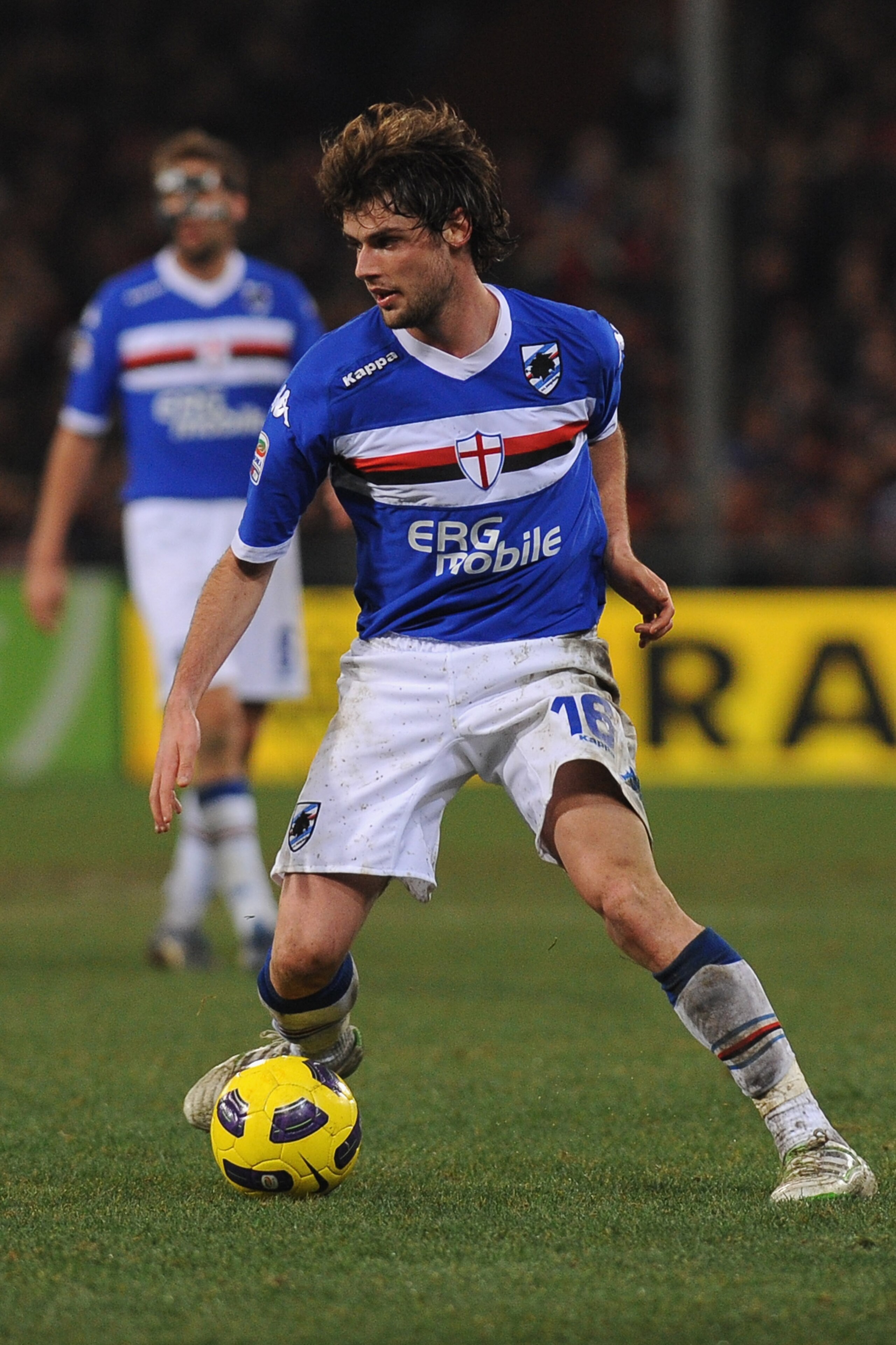 GENOA, ITALY - FEBRUARY 16:  Andrea Poli of UC Sampdoria in action during the Serie A rearranged match between UC Sampdoria and Genoa CFC at Stadio Luigi Ferraris on February 16, 2011 in Genoa, Italy.  (Photo by Valerio Pennicino/Getty Images)