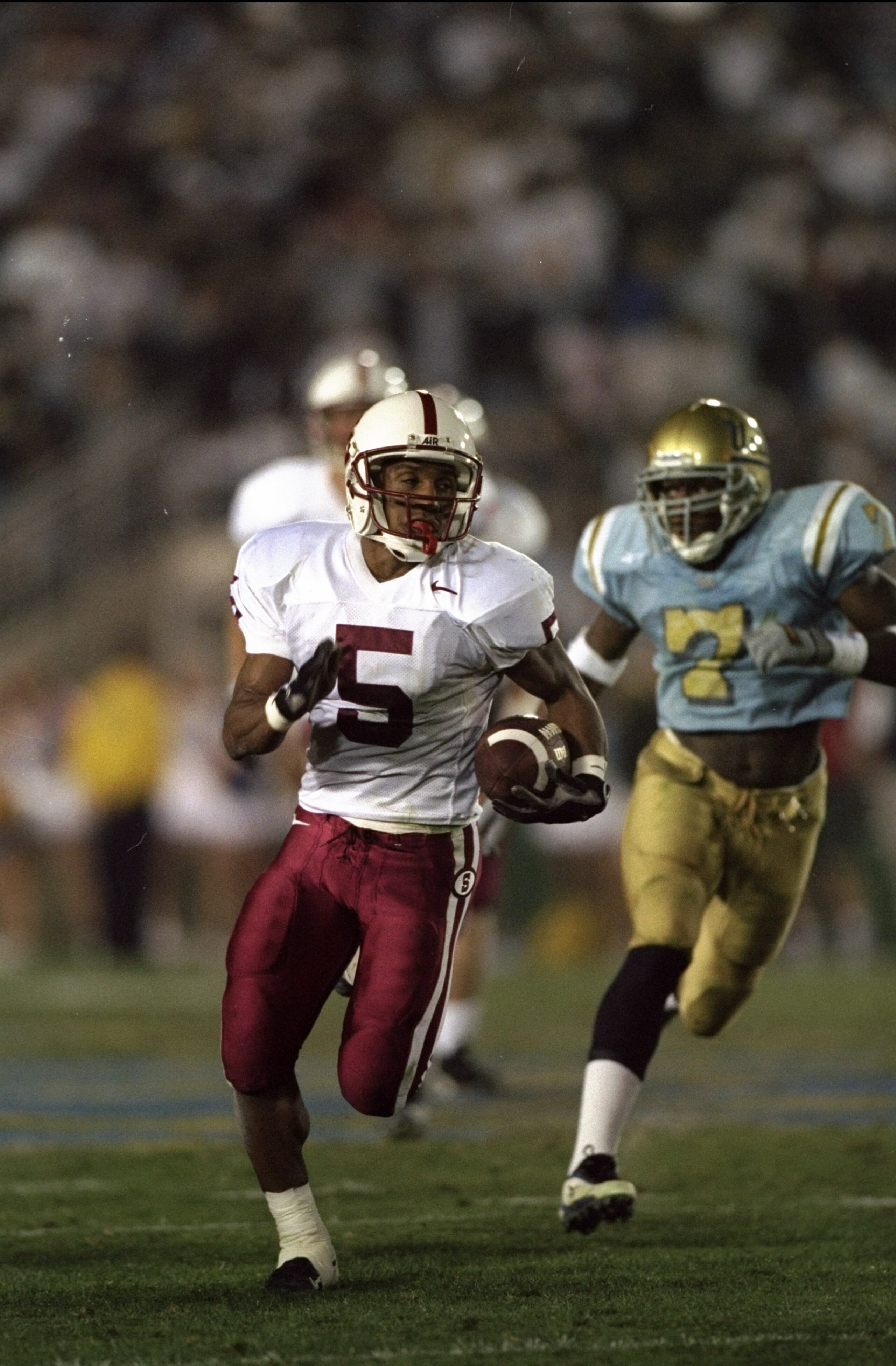 31 Oct 1998: Flanker Troy Walters #5 of the Stanford Cardinal in action during the game against the UCLA Bruins at the Rose Bowl in Pasadena, California. The Bruins defeated the Cardinal 28-24.