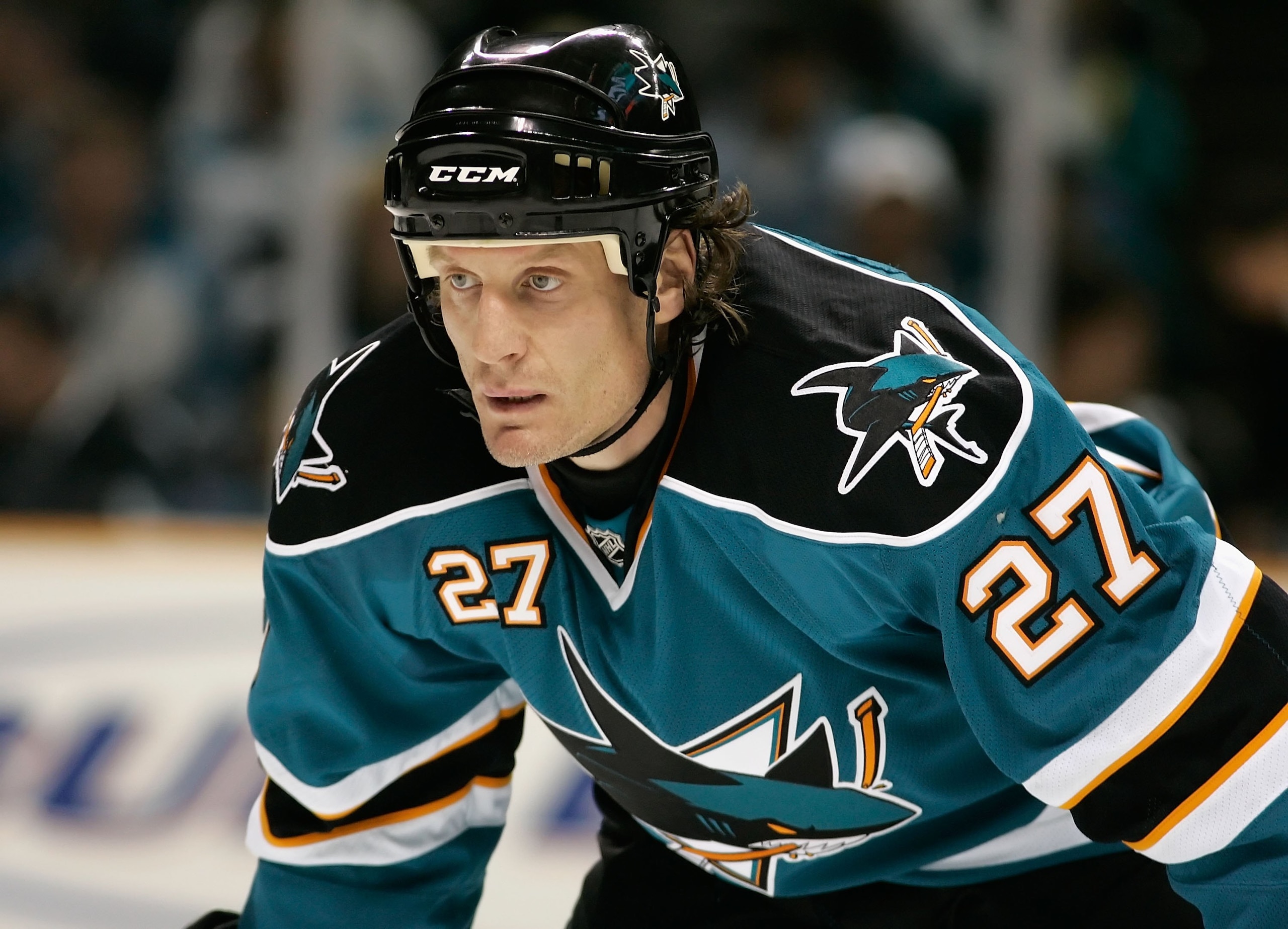 SAN JOSE, CA - APRIL 09:  Jeremy Roenick #27 of the San Jose Sharks leans in for a face off during game one of the 2008 NHL conference quarter-final series against the Calgary Flamesat HP Pavilion on April 9, 2008 in San Jose, California.  The Flames defe